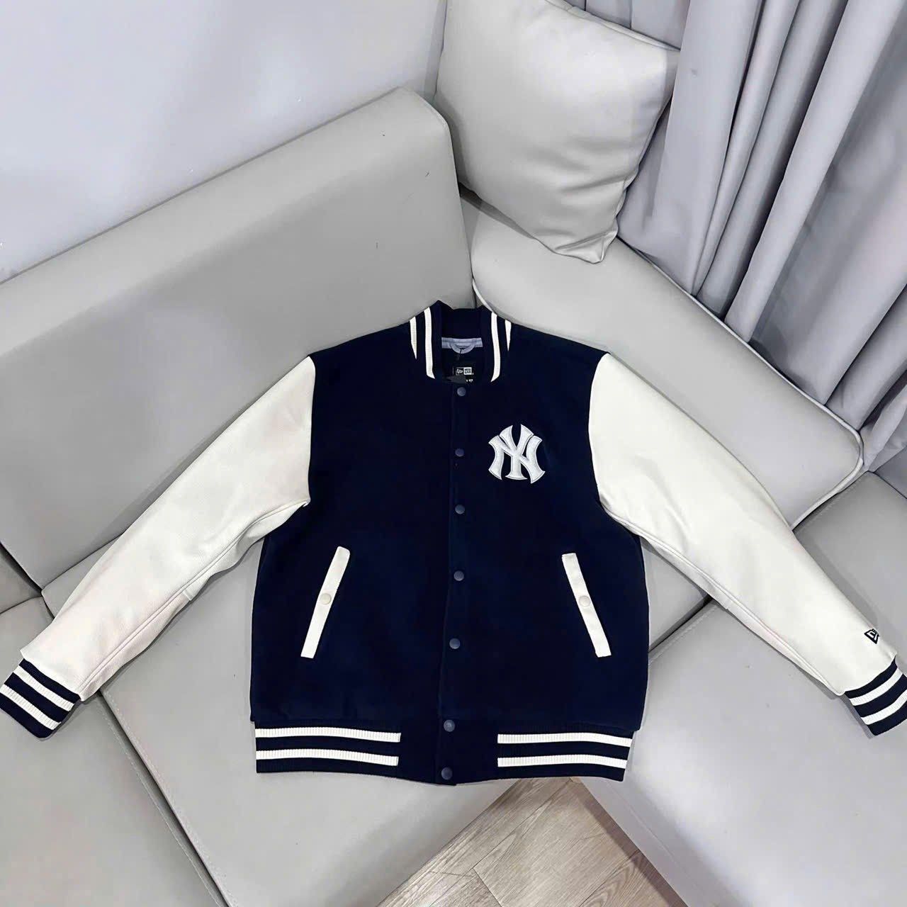 2594 - HÀNG CHÍNH HÃNG - ÁO KHOÁC NEW ERA - VARSITY - NY YANKEES NAVY - CODE: 13783959