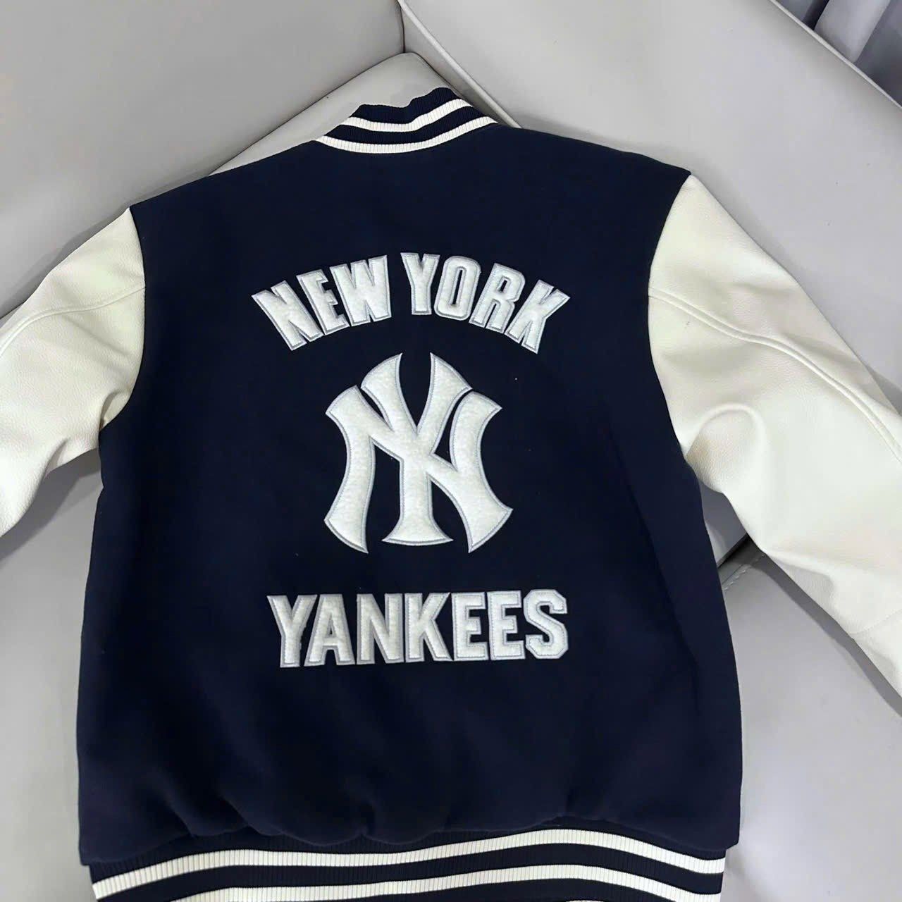 2594 - HÀNG CHÍNH HÃNG - ÁO KHOÁC NEW ERA - VARSITY - NY YANKEES NAVY - CODE: 13783959