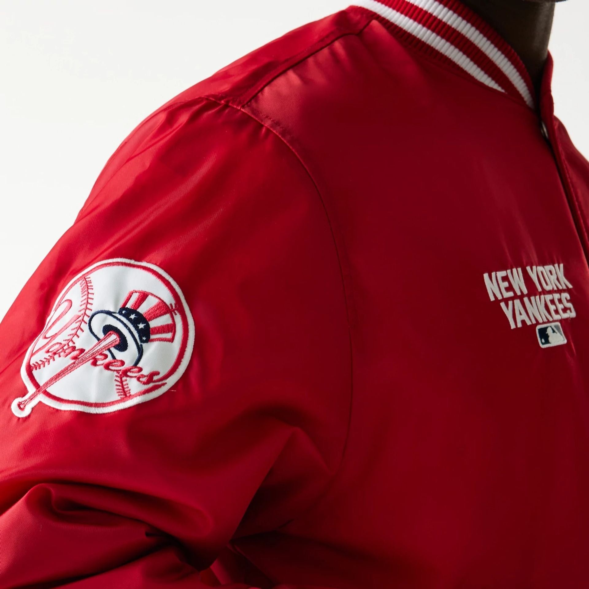2608 - HÀNG CHÍNH HÃNG - ÁO KHOÁC BOMBER - NY YANKEES - ĐỎ - CODE: 14397946