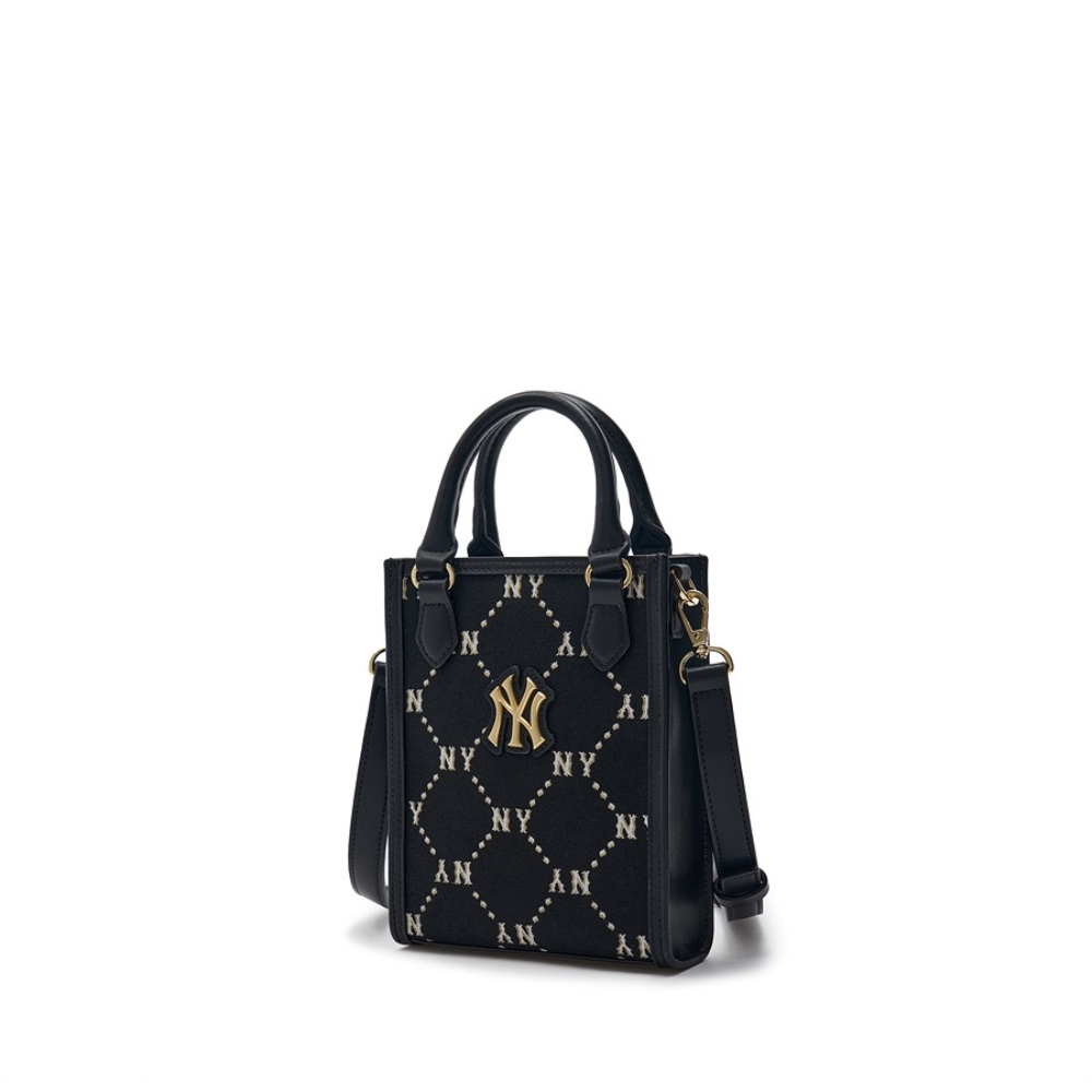 2127 - HÀNG CHÍNH HÃNG - TÚI MLB DIAMOND MONOGRAM MINI TOTE BAG NEW YORK YANKEES - BLACK - CODE: 7ACRMD34N-50BKS