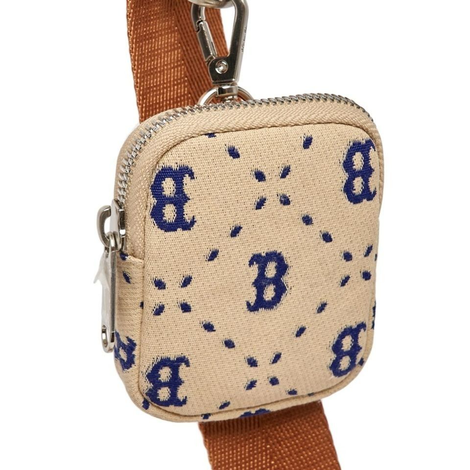 1239 - HÀNG CHÍNH HÃNG - Túi Đeo Chéo MLB Diamond Monogram Jacquard Crossbody Bag - Kem - CODE :3ACRM013N-43SAL