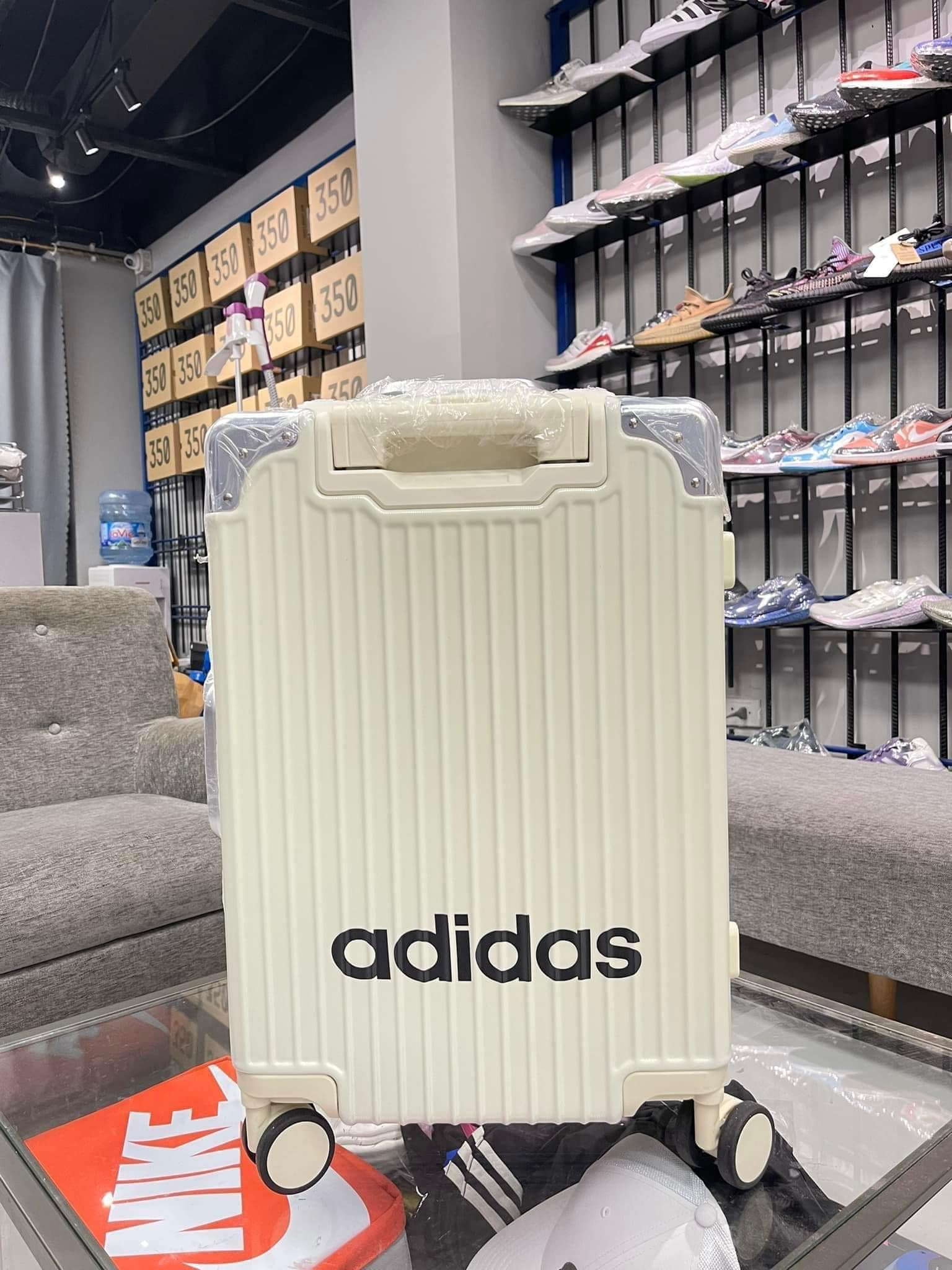 1127 - HÀNG CHÍNH HÃNG - Vali Adidas Sticker - LỚN (Size 28 - Kí Gửi) - MÀU TRẮNG KEM