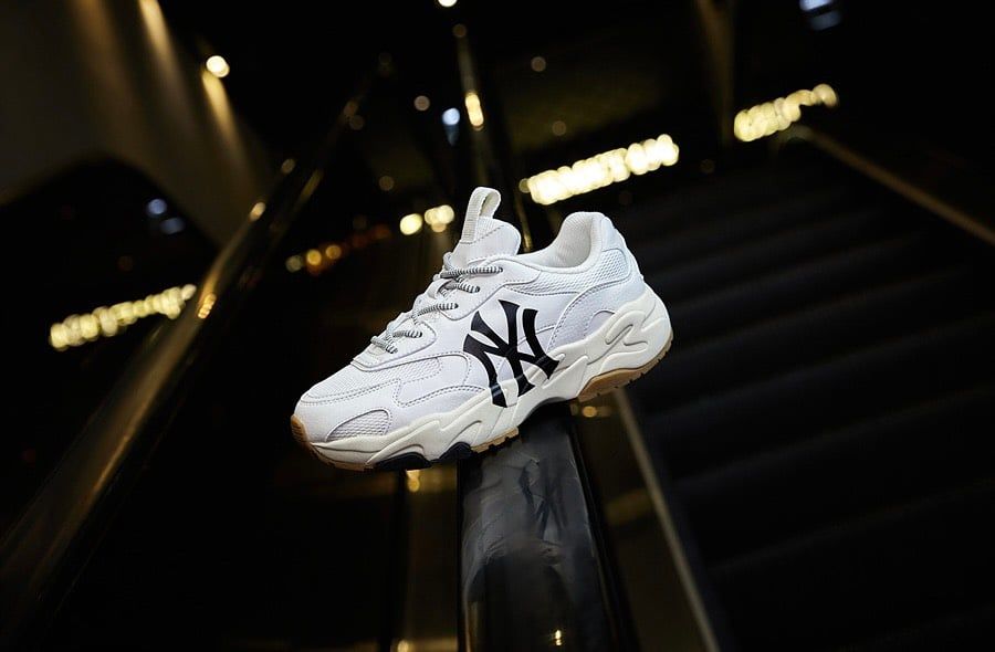 0234 - HÀNG CHÍNH HÃNG - GIÀY SNEAKER MLB CHUNKY LITE - NEW YORK - TRẮNG GUM - *WHITE* - 2021** - Code: 3ASHC311N-50WHS (2)