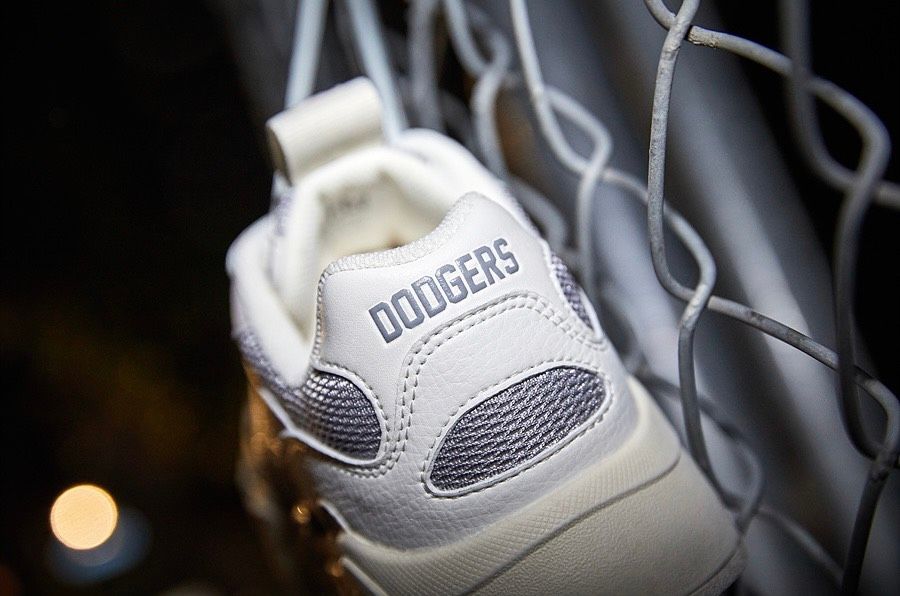 0235 - HÀNG CHÍNH HÃNG - GIÀY SNEAKER MLB CHUNKY LITE - DODGERS - XÁM TRẮNG - *GREY/WHITE* - 2021** - Code: 3ASHC311N-07GRS (3)