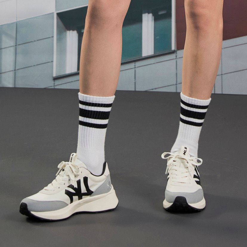 0469 - HÀNG CHÍNH HÃNG - GIÀY MLB CHUNKY JOGGER NEW YORK YANKEES DARK GREY WHITE - Code: 3ASXX112N - 50WHS