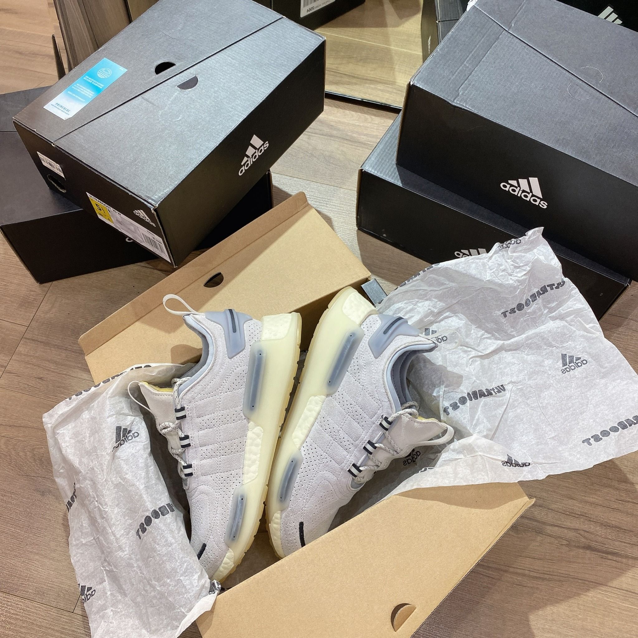 0497 - HÀNG CHÍNH HÃNG - GIÀY ADIDAS NMD R1 V3 GREY ĐẾ CREAM - *GREY/CREAM* 2022