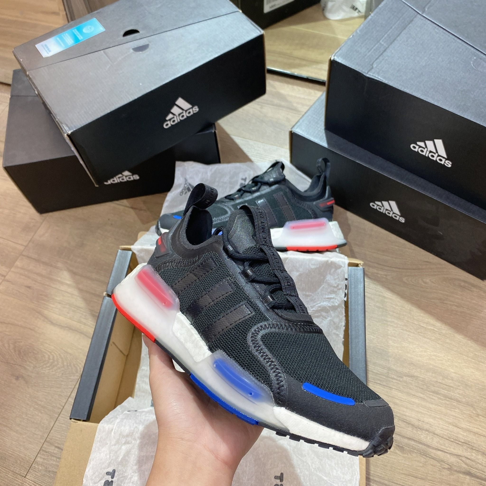 0495 - HÀNG CHÍNH HÃNG - GIÀY ADIDAS NMD R1 V3 BLACK 2 CỤC - *XANH/ĐỎ* 2022