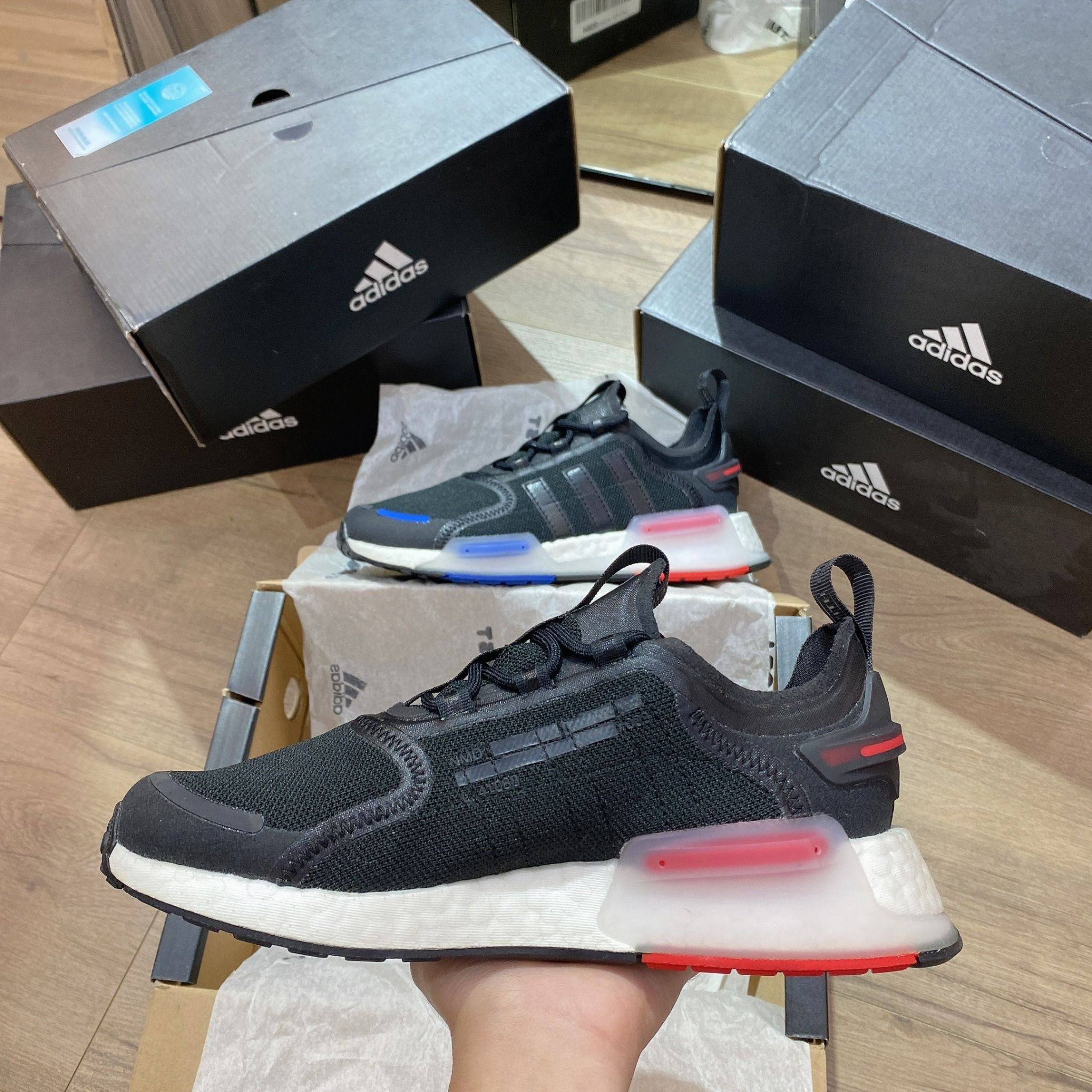 0495 - HÀNG CHÍNH HÃNG - GIÀY ADIDAS NMD R1 V3 BLACK 2 CỤC - *XANH/ĐỎ* 2022