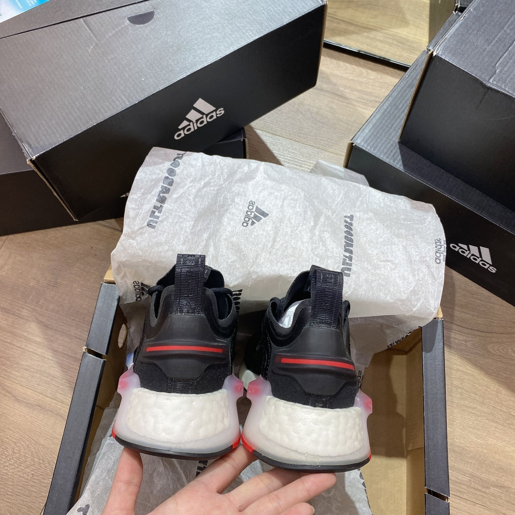 0495 - HÀNG CHÍNH HÃNG - GIÀY ADIDAS NMD R1 V3 BLACK 2 CỤC - *XANH/ĐỎ* 2022