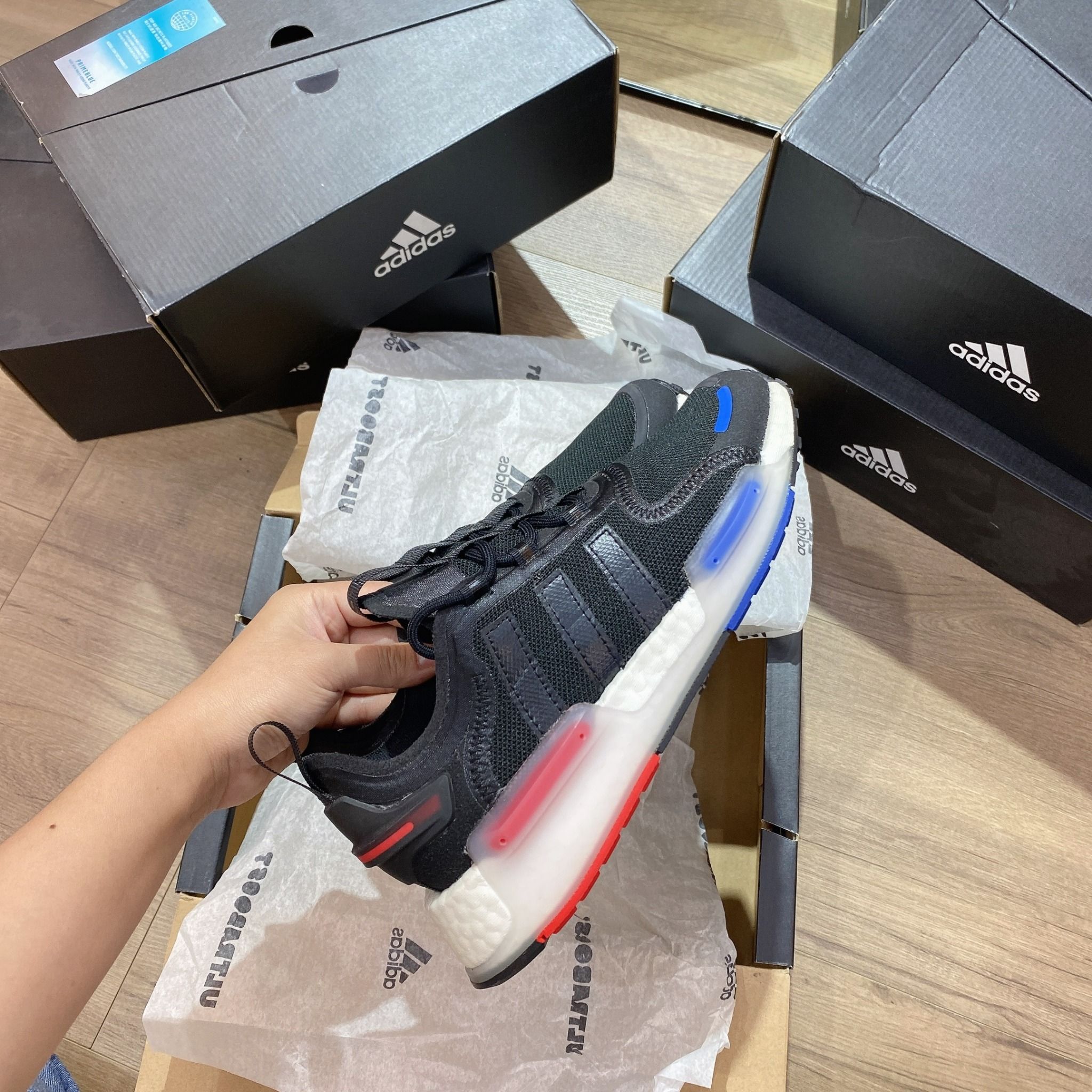 0495 - HÀNG CHÍNH HÃNG - GIÀY ADIDAS NMD R1 V3 BLACK 2 CỤC - *XANH/ĐỎ* 2022