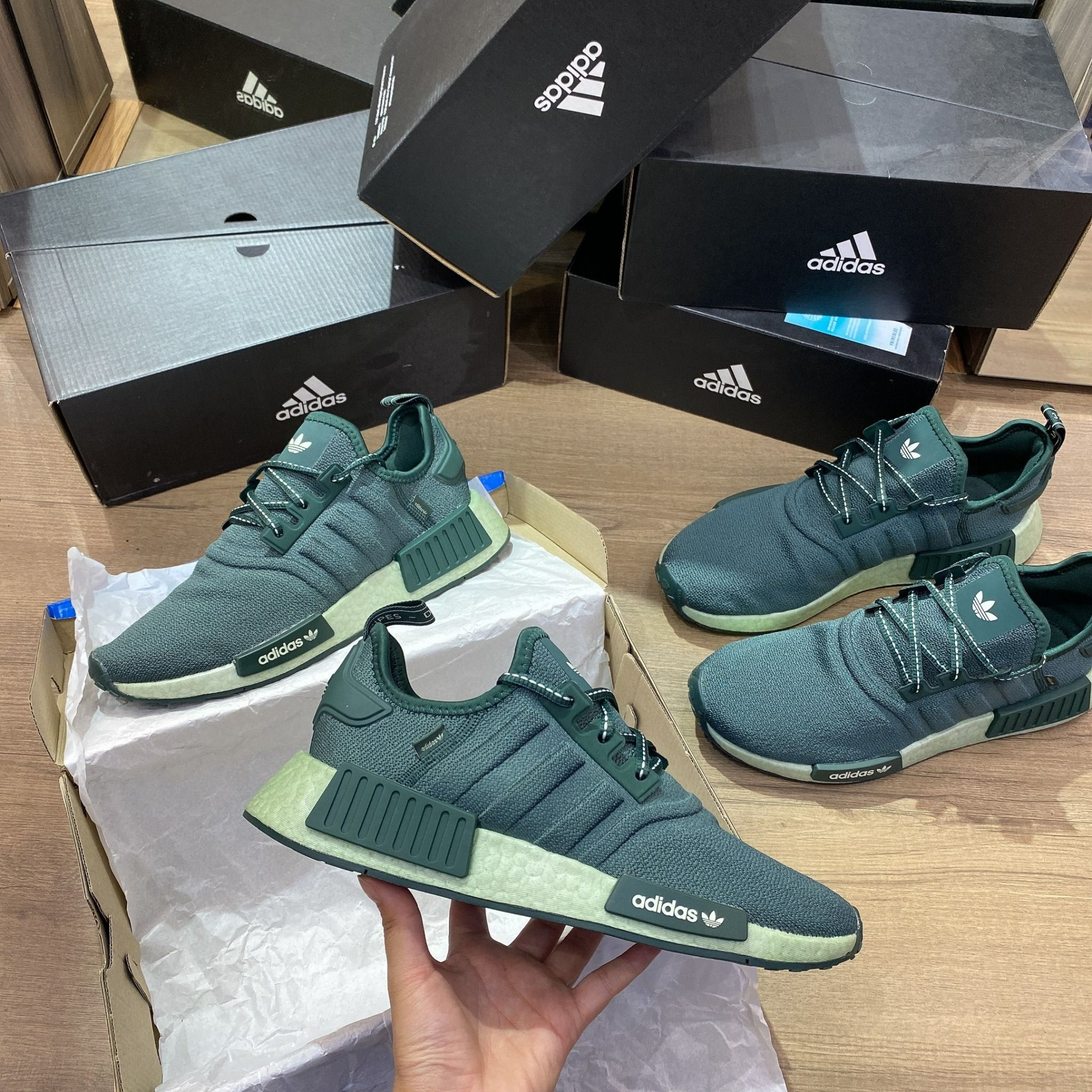 0518 - HÀNG CHÍNH HÃNG - GIÀY ADIDAS NMD R1 V1 MÀU XANH RÊU - *RÊU/DARK GREEN* - CODE: GW9477