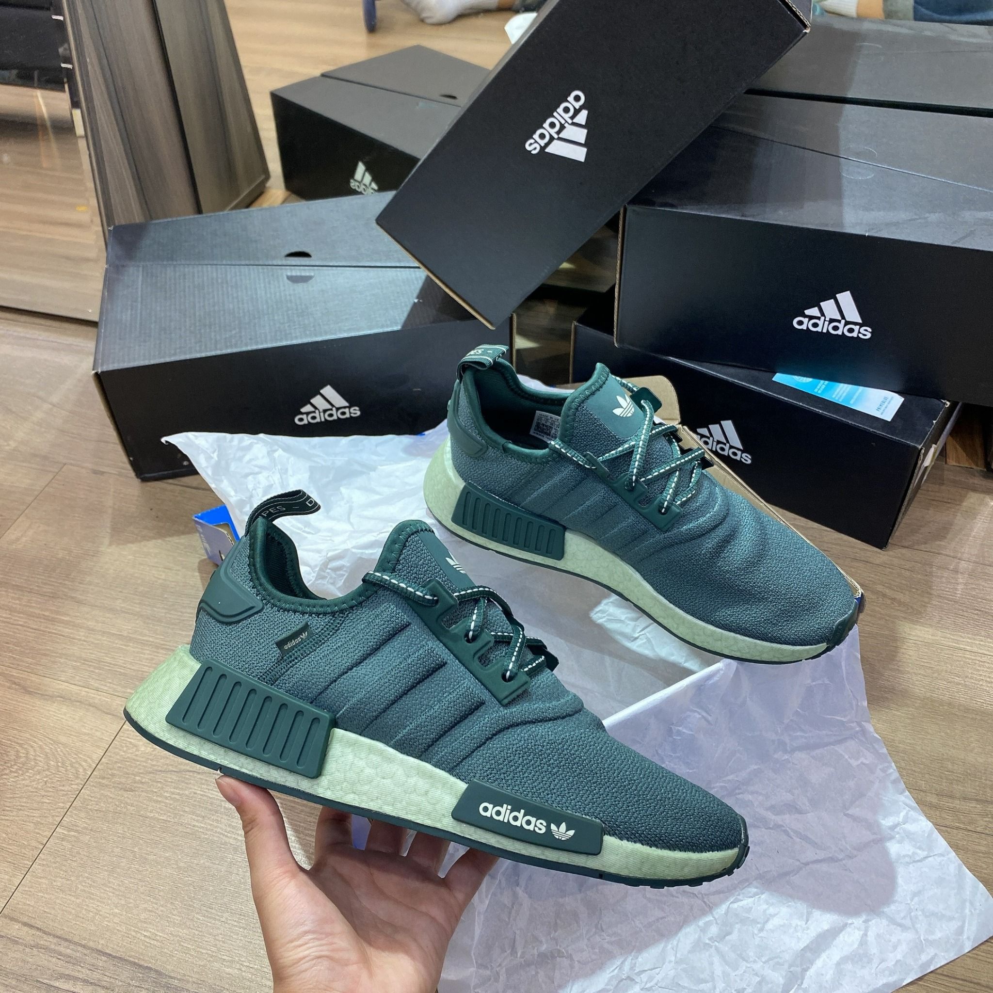 0518 - HÀNG CHÍNH HÃNG - GIÀY ADIDAS NMD R1 V1 MÀU XANH RÊU - *RÊU/DARK GREEN* - CODE: GW9477