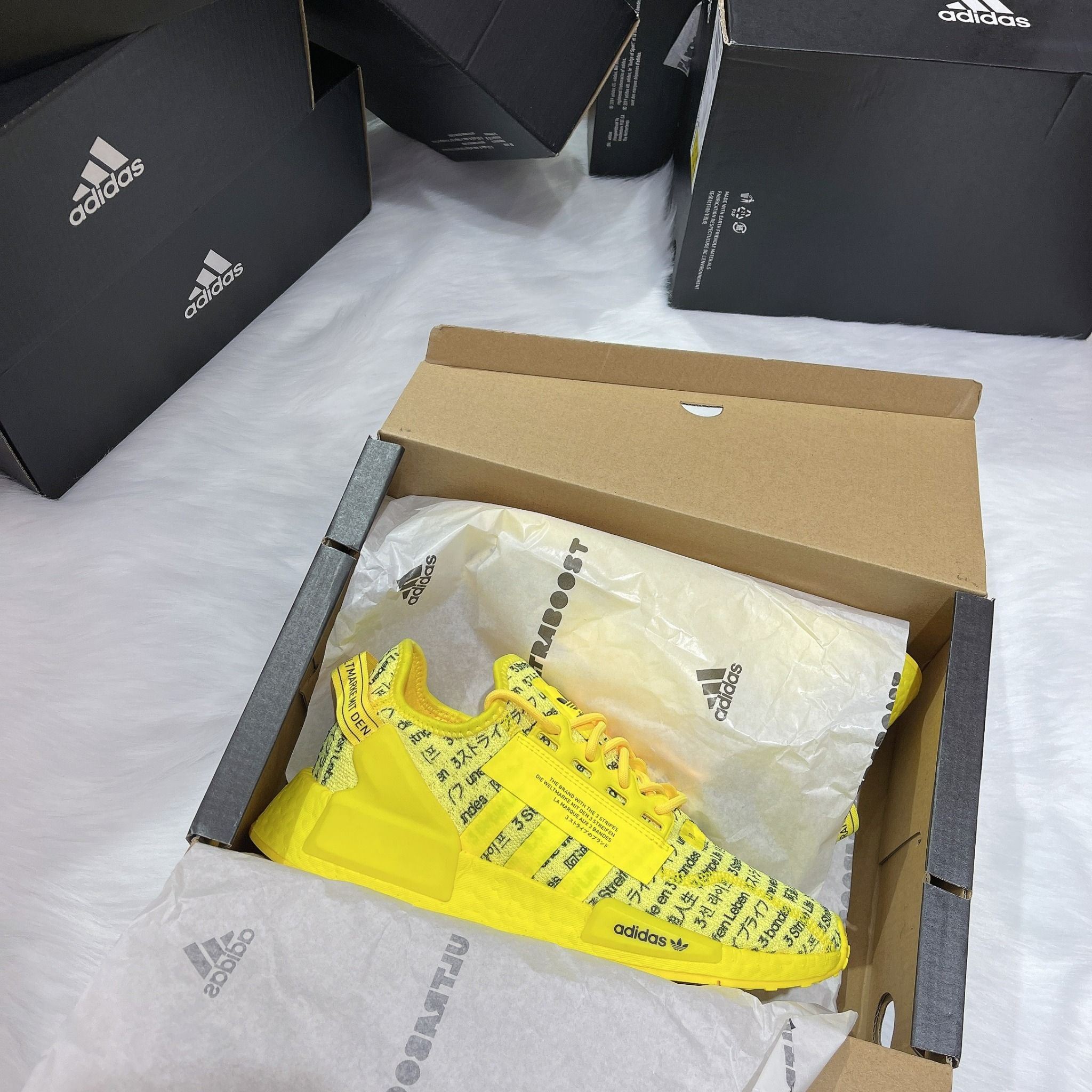 0519 - HÀNG CHÍNH HÃNG - GIÀY ADIDAS NMD R1 V1 MÀU VÀNG CHANH VER JAPAN - *YELLOW* - CODE: FZ6236