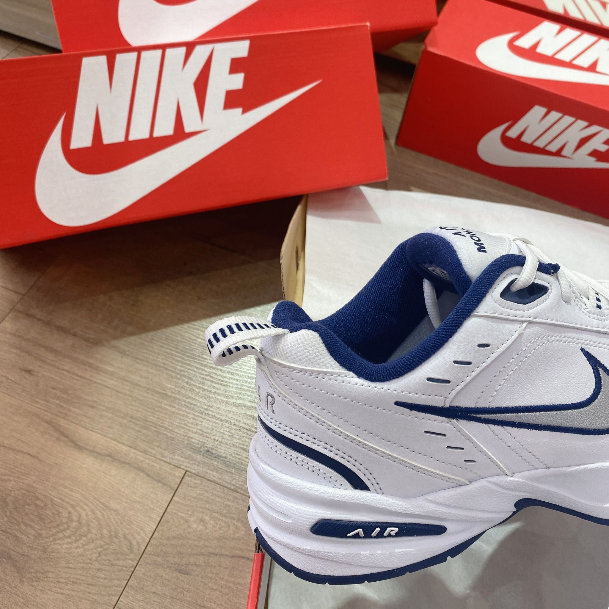 0528 - HÀNG CHÍNH HÃNG - GIÀY NIKE AIR MONARCH IV MÀU TRẮNG XANH - *WHITE/NAVY* - CODE: 415445 -102