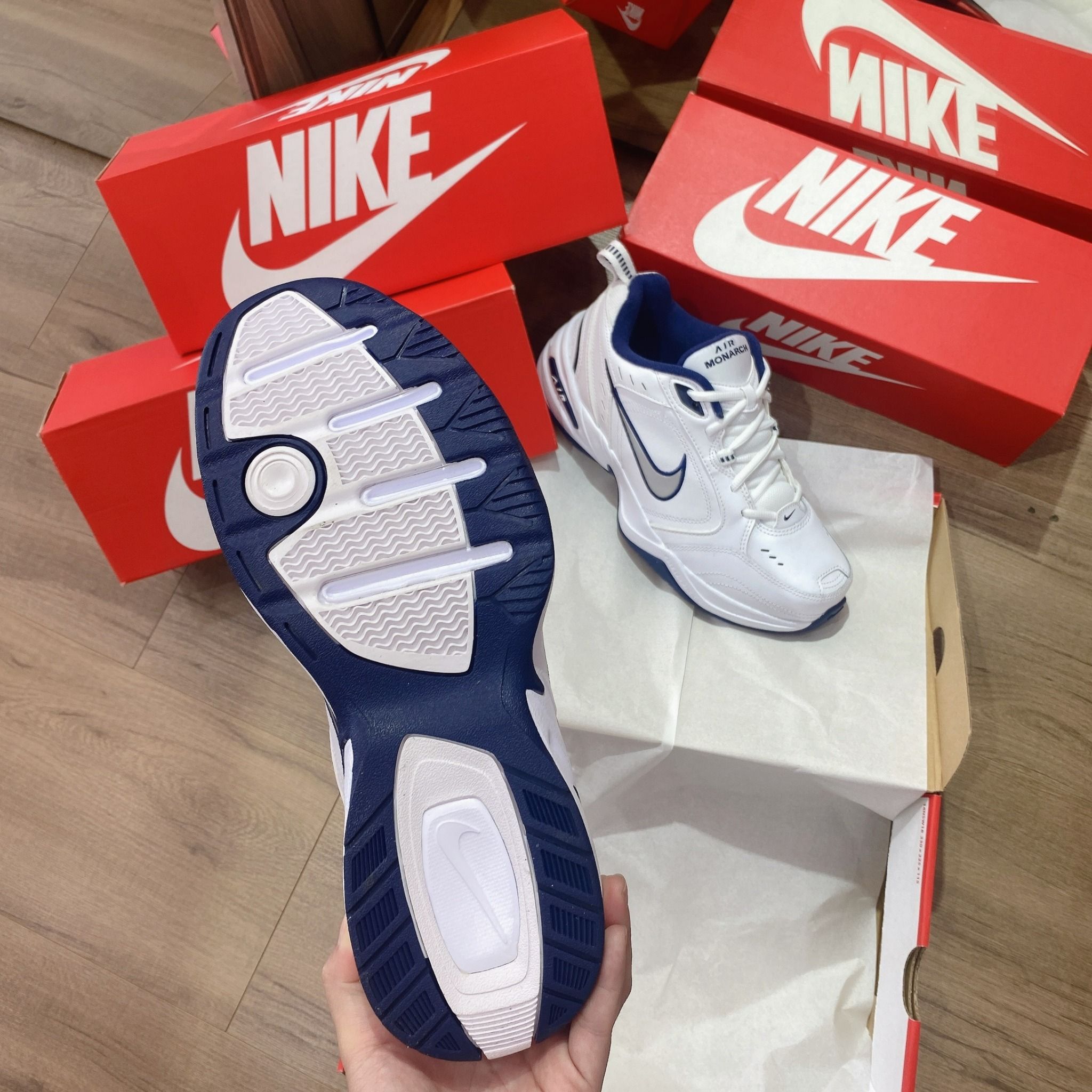 0528 - HÀNG CHÍNH HÃNG - GIÀY NIKE AIR MONARCH IV MÀU TRẮNG XANH - *WHITE/NAVY* - CODE: 415445 -102