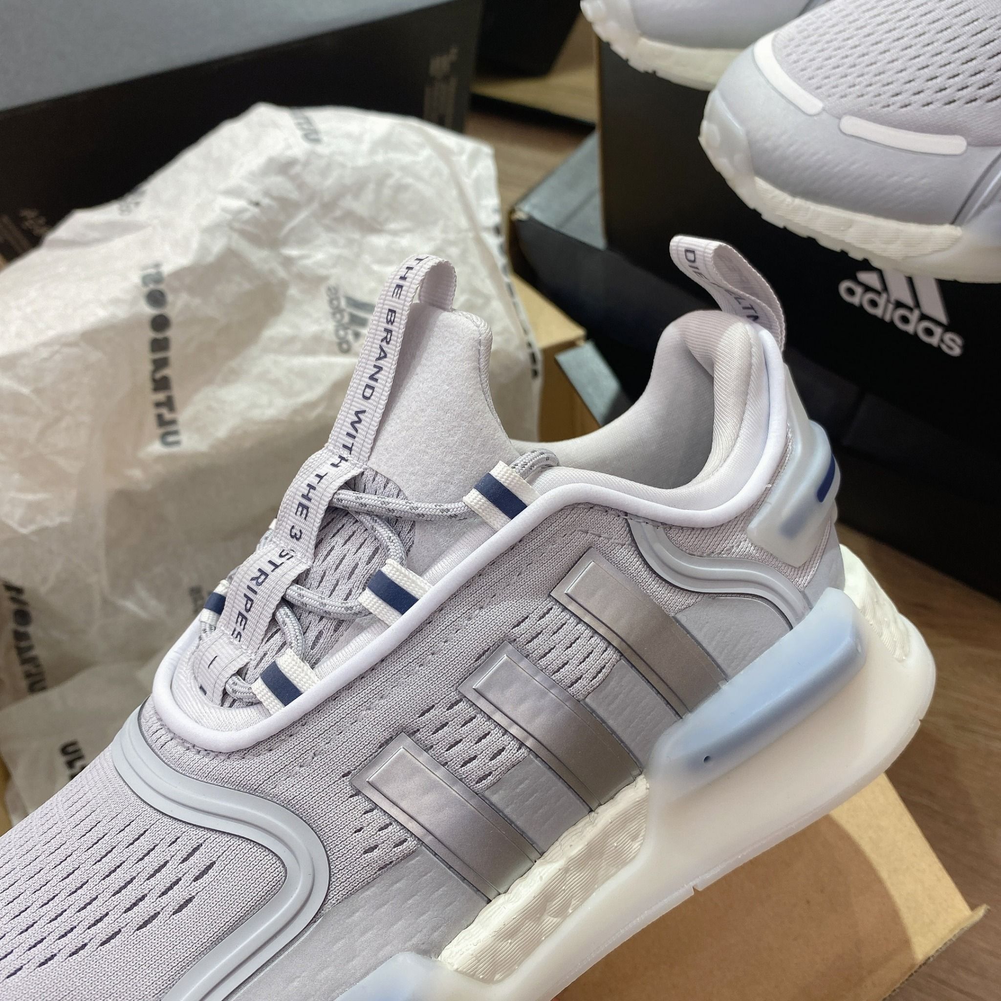 0538 - HÀNG CHÍNH HÃNG - GIÀY THỂ THAO ADIDAS NMD R1 V3 MÀU XÁM SILVER - *GREY/SILVER* - CODE: HQ4446