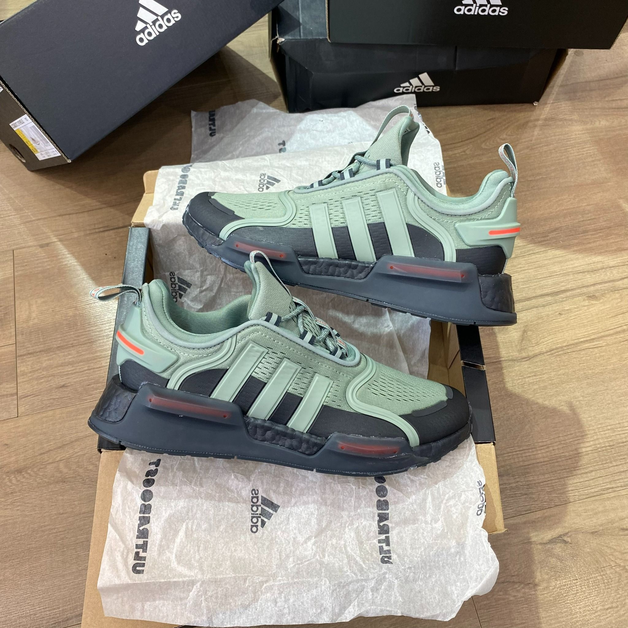 0539 - HÀNG CHÍNH HÃNG - GIÀY THỂ THAO ADIDAS NMD R1 V3 MÀU MATCHA ĐẾ ĐEN - *MATCHA/BLACK* - CODE: HQ4444