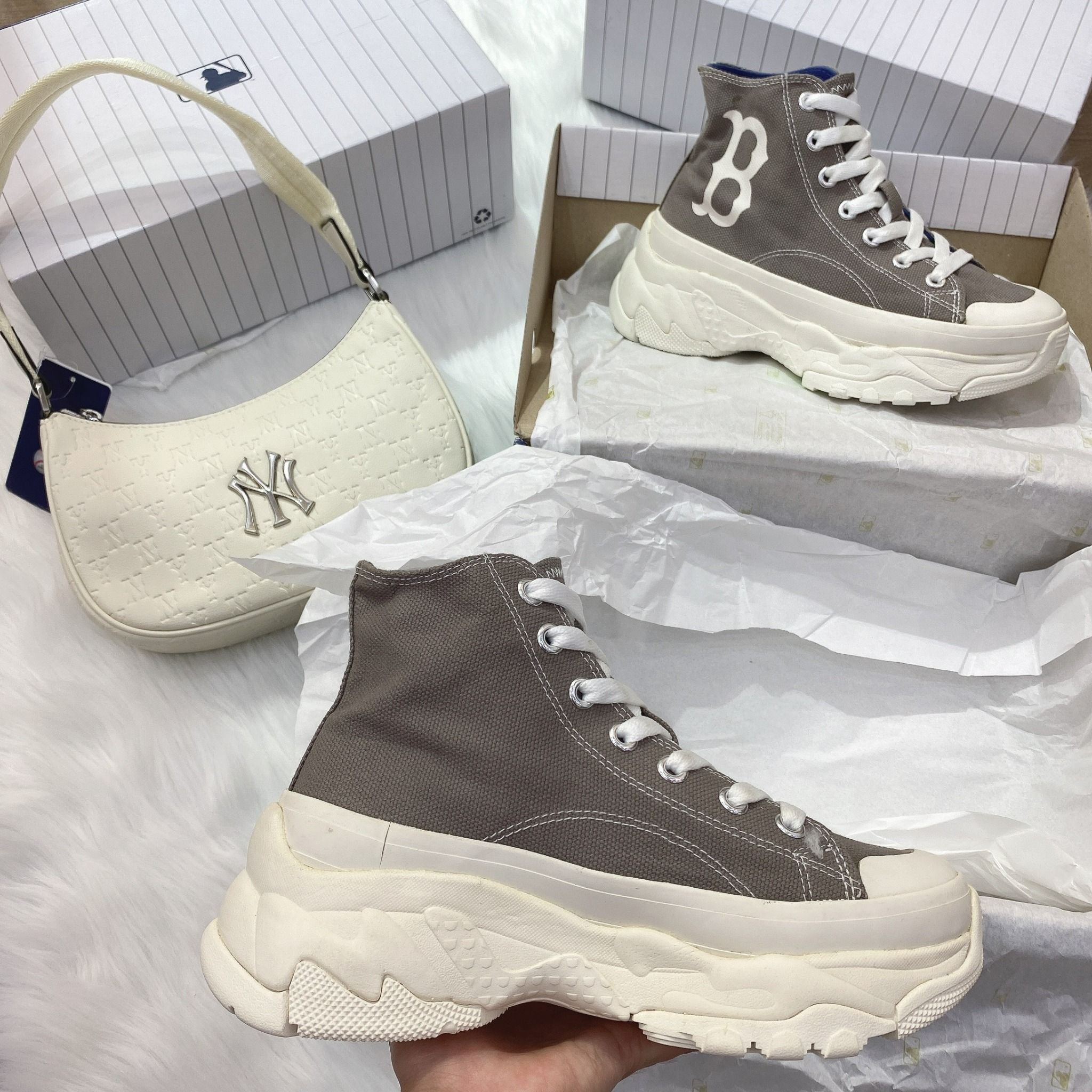 0543 - HÀNG CHÍNH HÃNG - GIÀY MLB CHUNKY HIGH - CỔ CAO (MÀU BE ) - *GREY/BEIGE* - CODE: 32SHU1111-43M