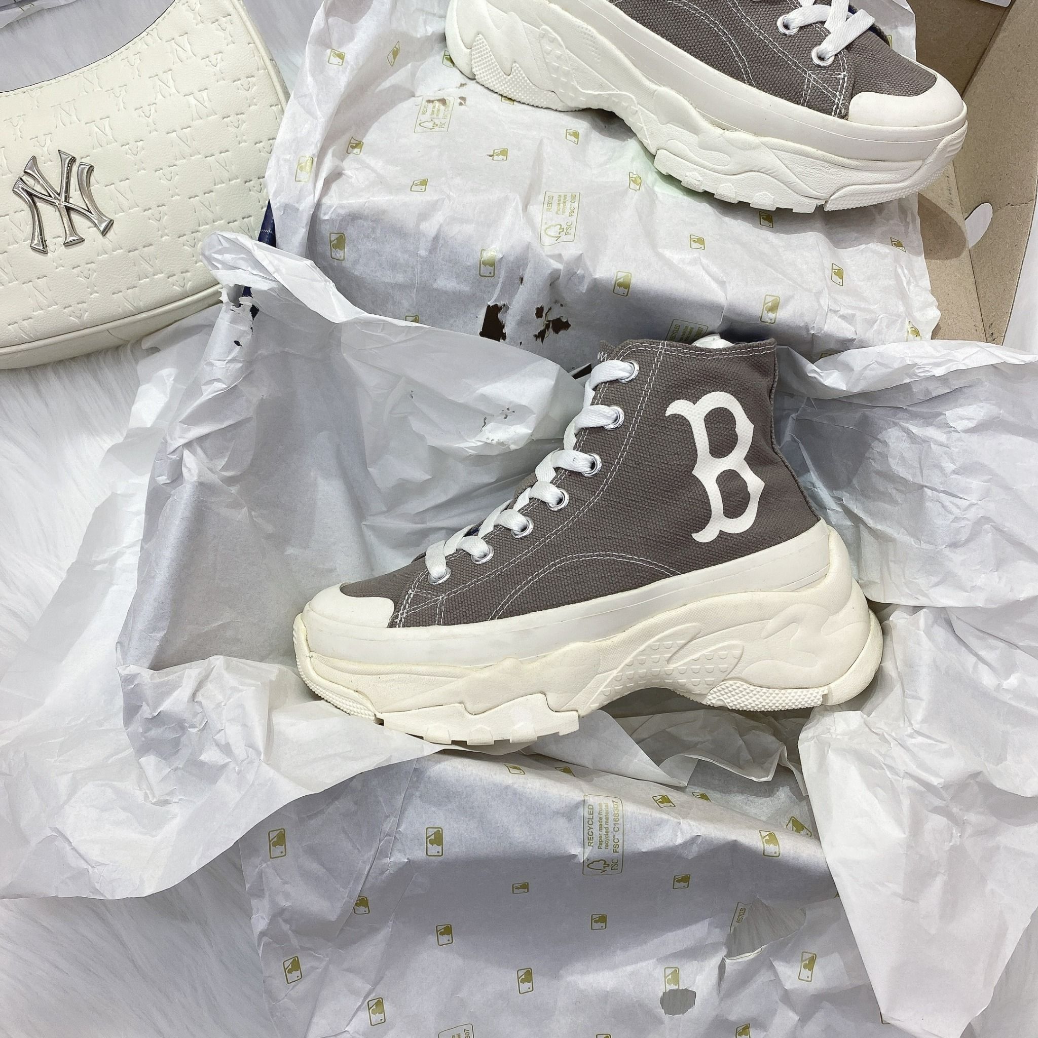 0543 - HÀNG CHÍNH HÃNG - GIÀY MLB CHUNKY HIGH - CỔ CAO (MÀU BE ) - *GREY/BEIGE* - CODE: 32SHU1111-43M