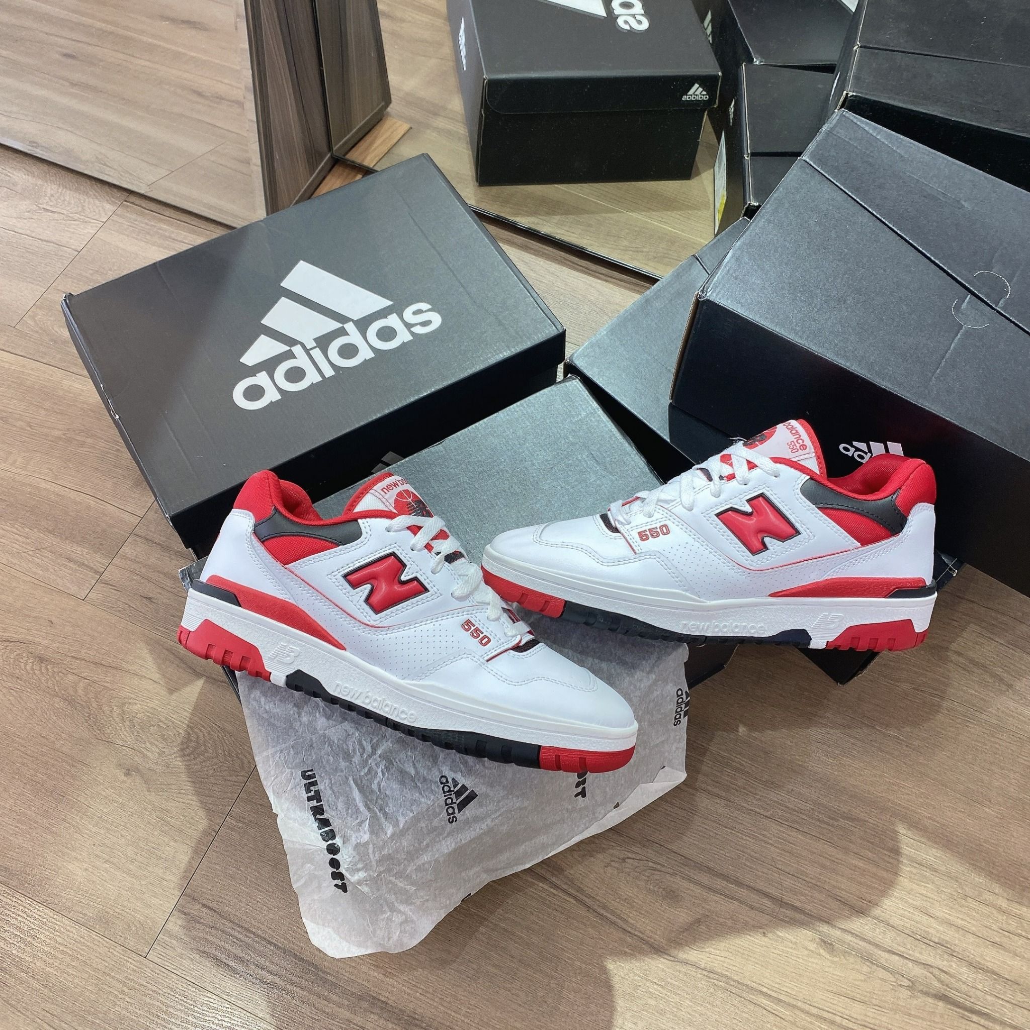 0547 - HÀNG CHÍNH HÃNG - GIÀY NEW BALANCE 550 WHITE TEAM RED - *RED/WHITE* - CODE: BB550SE1