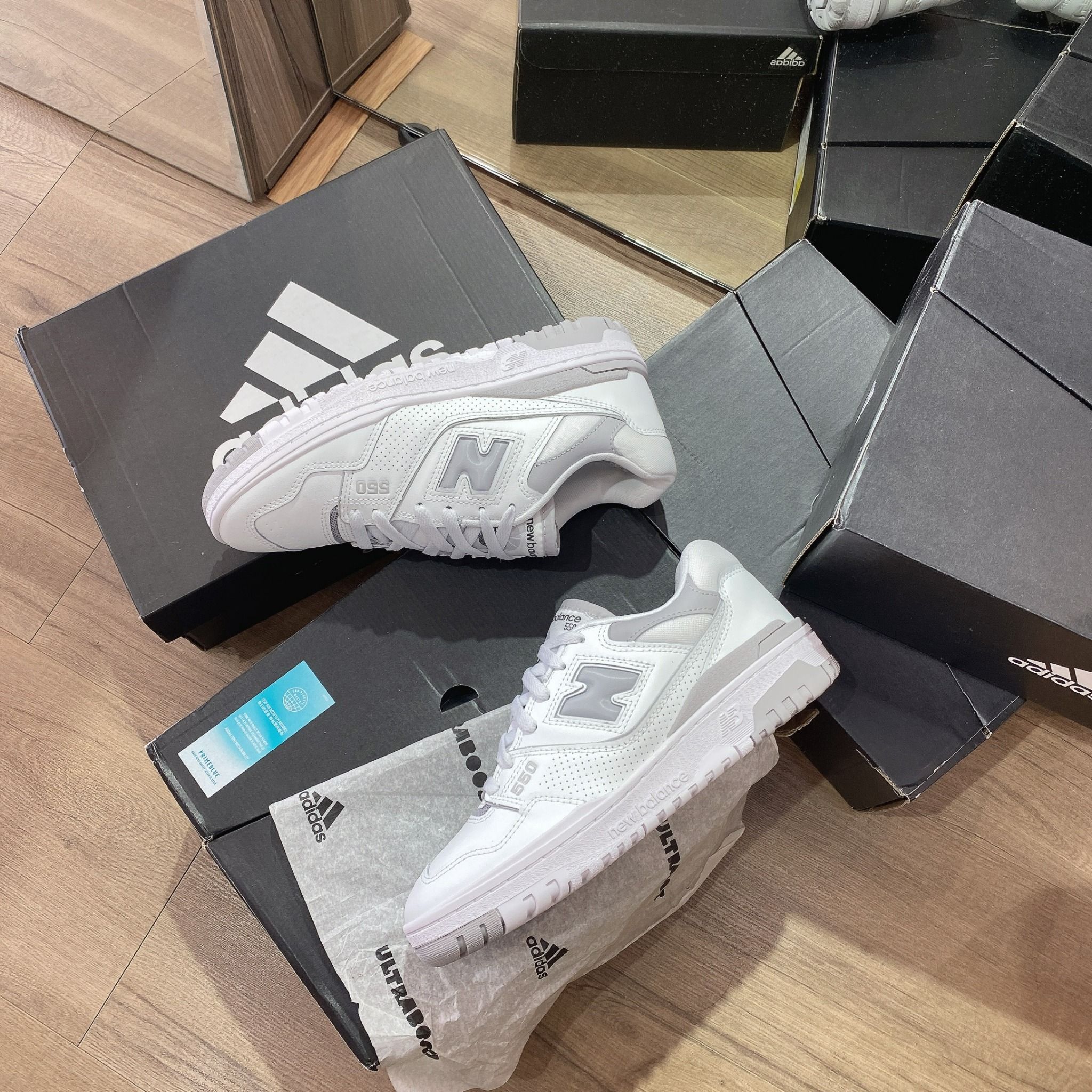 0551 - HÀNG CHÍNH HÃNG - GIÀY NEW BALANCE 550 MÀU TRẮNG LOGO XÁM - *GREY/WHITE* - CODE: BBW550BB