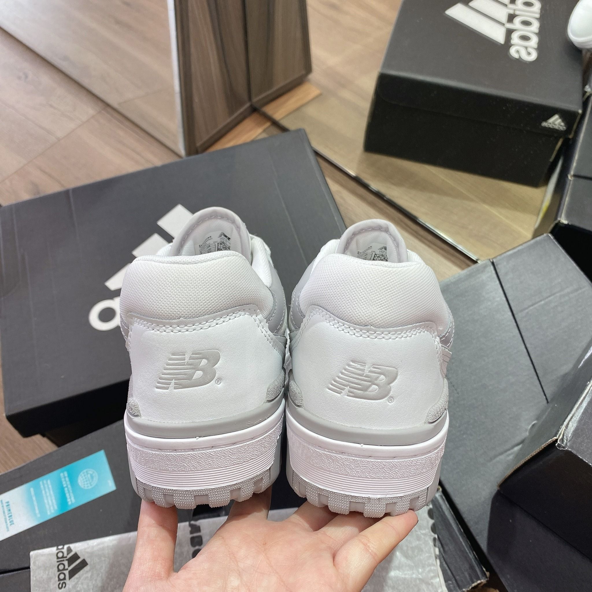 0551 - HÀNG CHÍNH HÃNG - GIÀY NEW BALANCE 550 MÀU TRẮNG LOGO XÁM - *GREY/WHITE* - CODE: BBW550BB