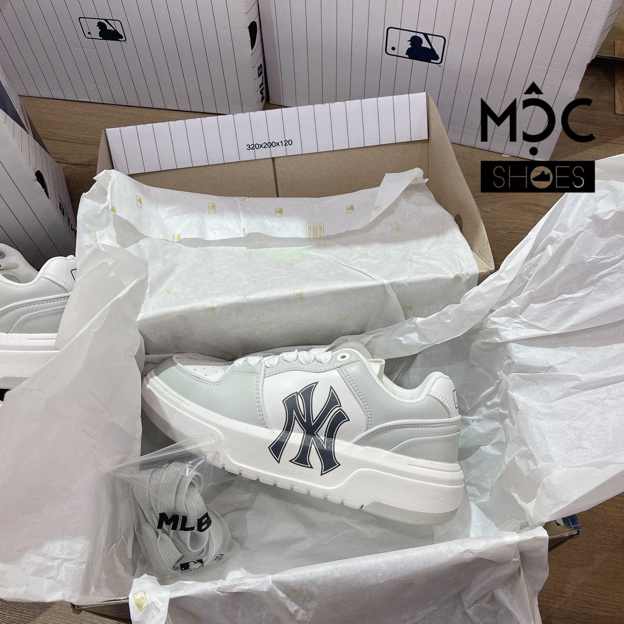 0574 - HÀNG CHÍNH HÃNG - GIÀY MLB CHUNKY LINER NEW YORK YANKEE MÀU XÁM -*ICE GREY* - CODE: 3ASXCA12N - 50GRL