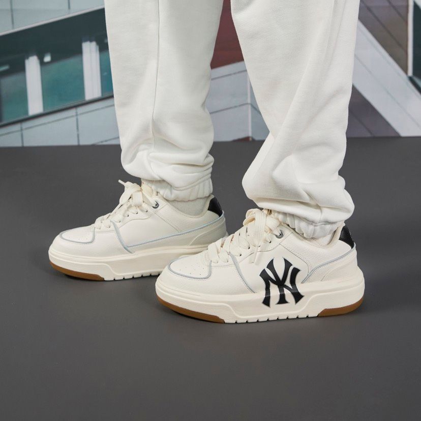 0575 - HÀNG CHÍNH HÃNG - GIÀY MLB CHUNKY LINER NEW YORK YANKEE MÀU VINTAGE KEM -*CREAM* - CODE: 3ASXCA12N - 50IVS