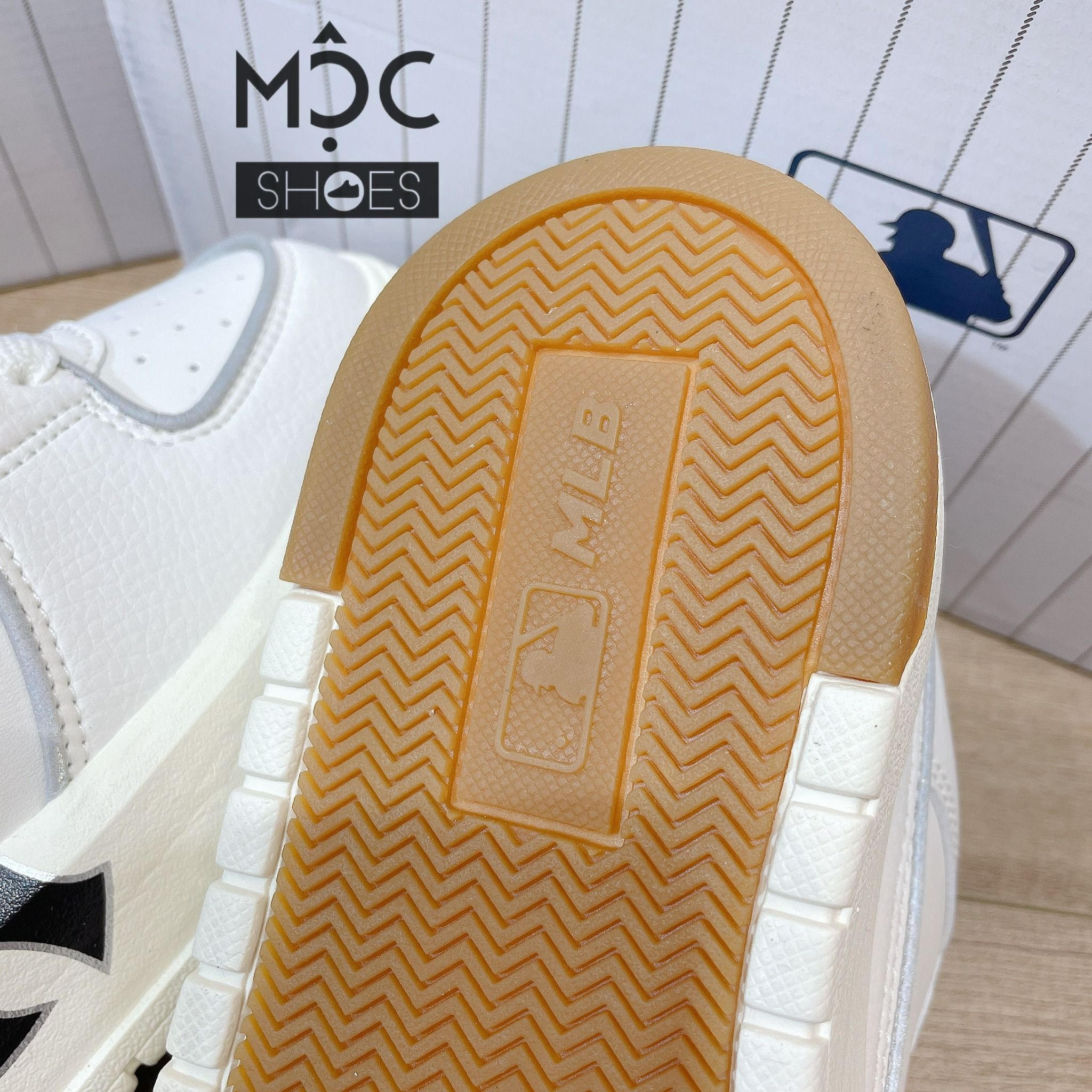 0602 - HÀNG CHÍNH HÃNG - GIÀY MLB CHUNKY LINER NEW YORK YANKEE MÀU VINTAGE KEM ĐẾ GUM -*CREAM* - CODE: 3ASXCA12N - 50IVS
