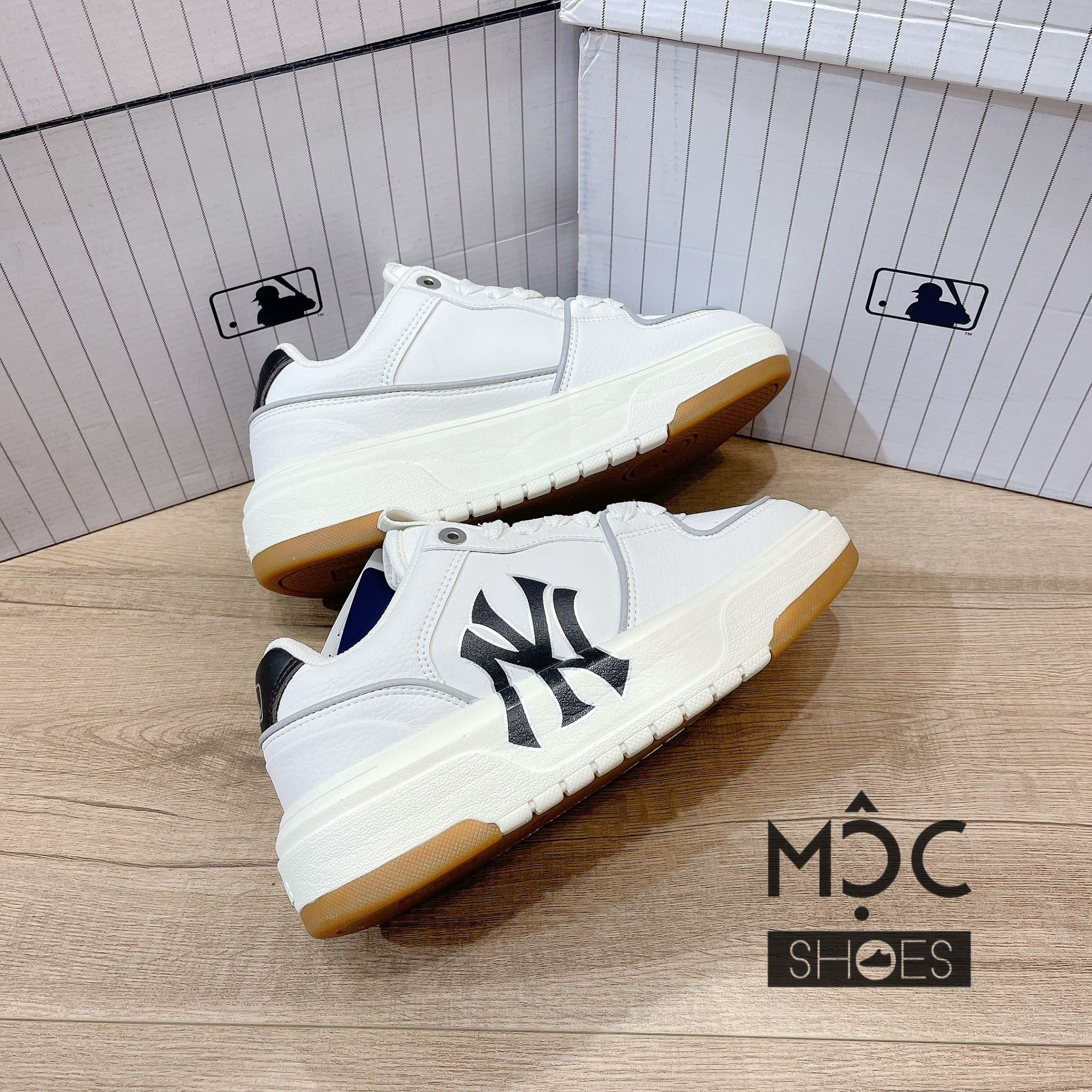0602 - HÀNG CHÍNH HÃNG - GIÀY MLB CHUNKY LINER NEW YORK YANKEE MÀU VINTAGE KEM ĐẾ GUM -*CREAM* - CODE: 3ASXCA12N - 50IVS