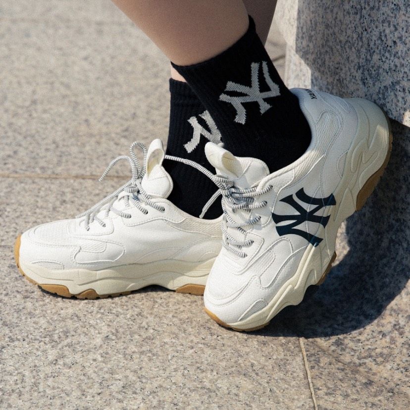 0612 - HÀNG CHÍNH HÃNG - GIÀY SNEAKER MLB CHUNKY LITE NEW YORK MÀU TRẮNG ĐẾ GUM - *WHITE/GUM* - CODE: 3ASHC311N - 50WHS