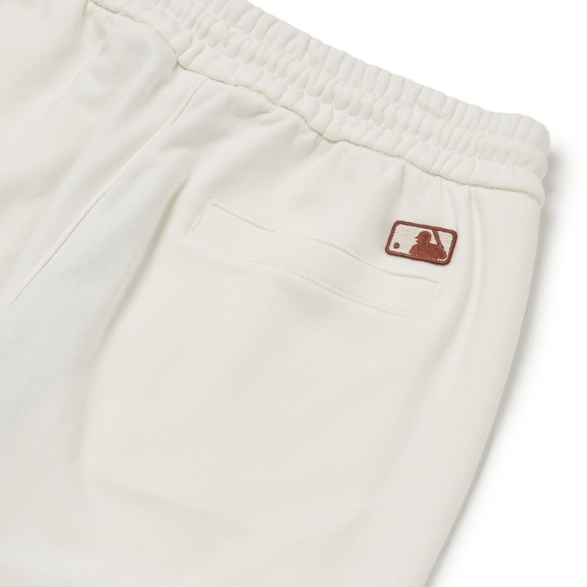 0655 - HÀNG CHÍNH HÃNG - QUẦN THỂ THAO JOGGER MLB BASIC LOGO NY MÀU TRẮNG KEM - *WHITE* - CODE: 3APTB0724-50IVS