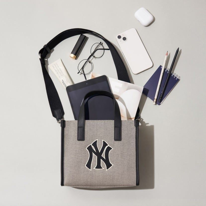 0635 - HÀNG CHÍNH HÃNG - TÚI ĐEO CHÉO MLB SMALL TOTE BASIC LOGO CANVAS NY MÀU ĐEN - *BLACK* - CODE: 3AORS062N-50BKS