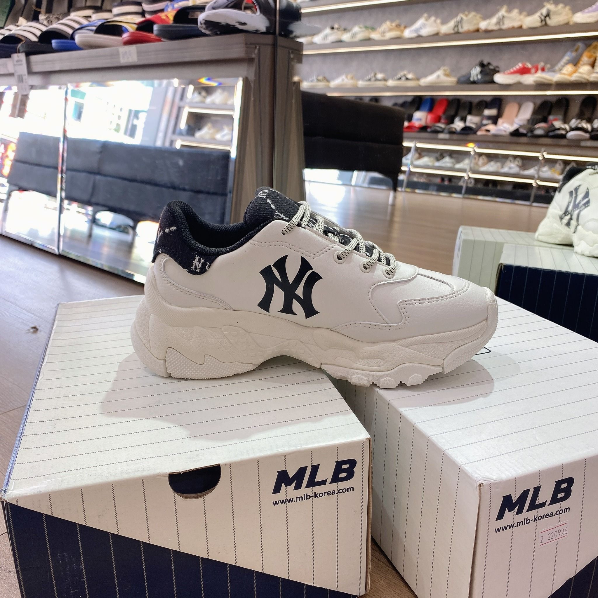 0658 - HÀNG CHÍNH HÃNG - GIÀY MLB BIGBALL CHUNKY DIAMOND MONOGRAM NEW YORK YANKEE MÀU KEM - *CREAM* - CODE: 3ASHCDM2N-50BKS