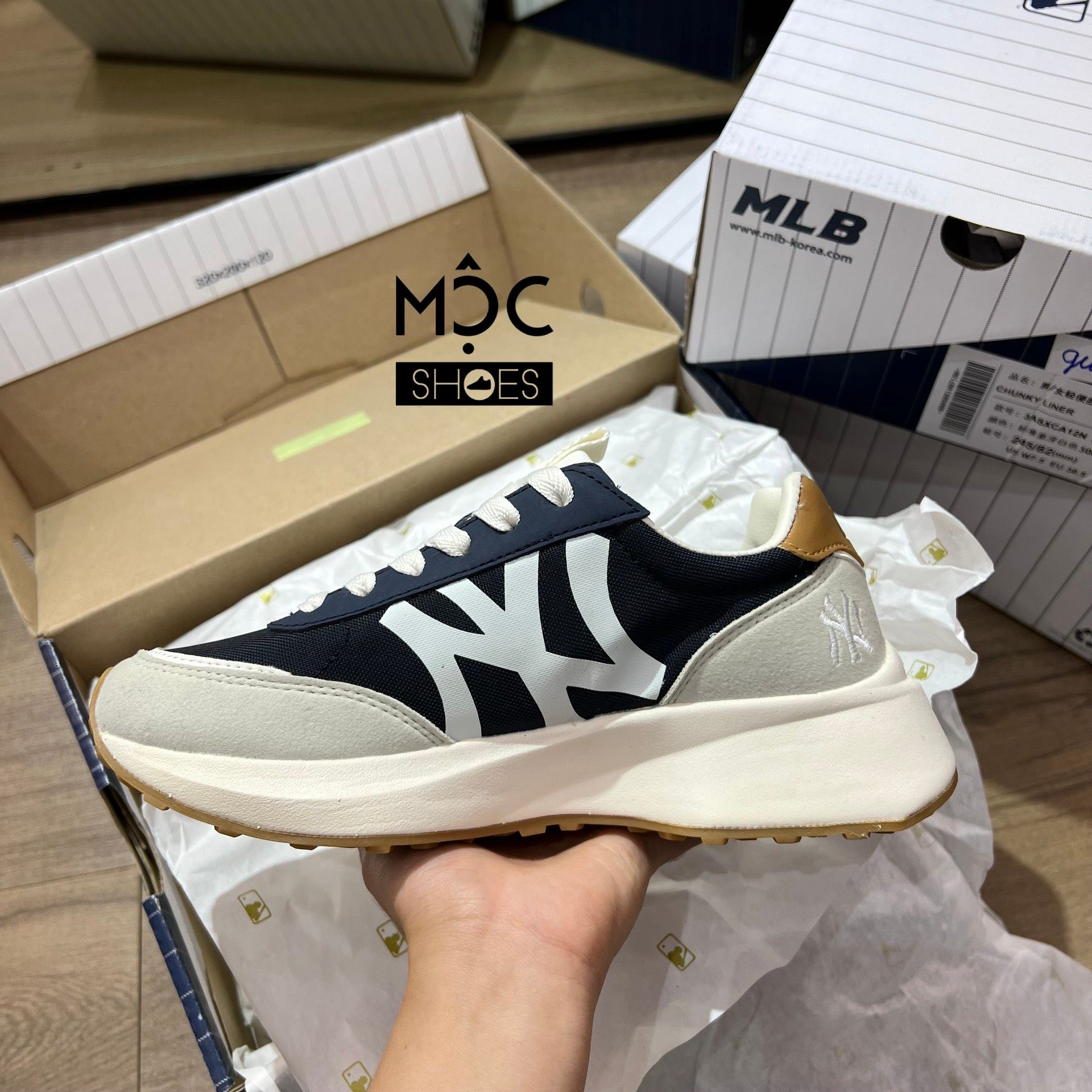 0697 - HÀNG CHÍNH HÃNG - GIÀY MLB CHUNKY JOGGER NEW YORK YANKEES MÀU XANH NAVY - CODE: 3ASXX112N-50NYS