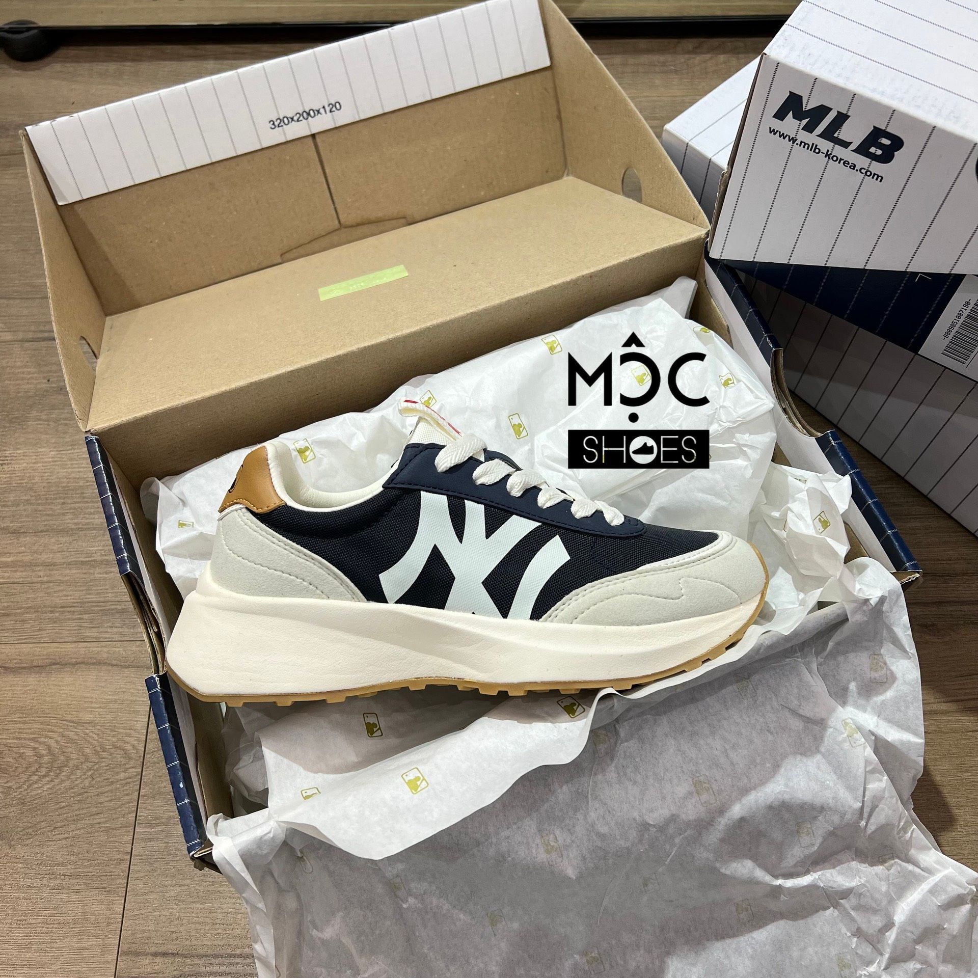0697 - HÀNG CHÍNH HÃNG - GIÀY MLB CHUNKY JOGGER NEW YORK YANKEES MÀU XANH NAVY - CODE: 3ASXX112N-50NYS