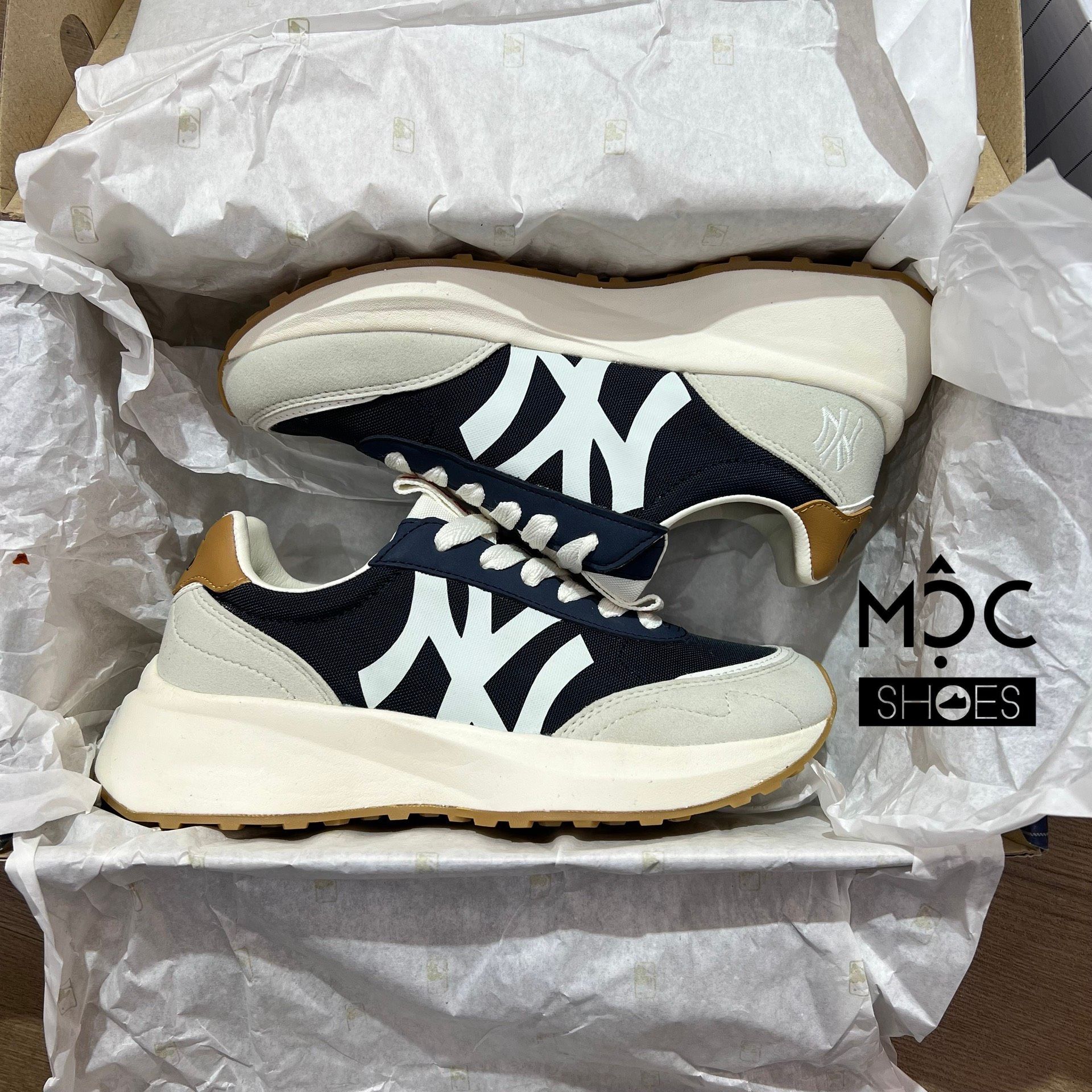 0697 - HÀNG CHÍNH HÃNG - GIÀY MLB CHUNKY JOGGER NEW YORK YANKEES MÀU XANH NAVY - CODE: 3ASXX112N-50NYS