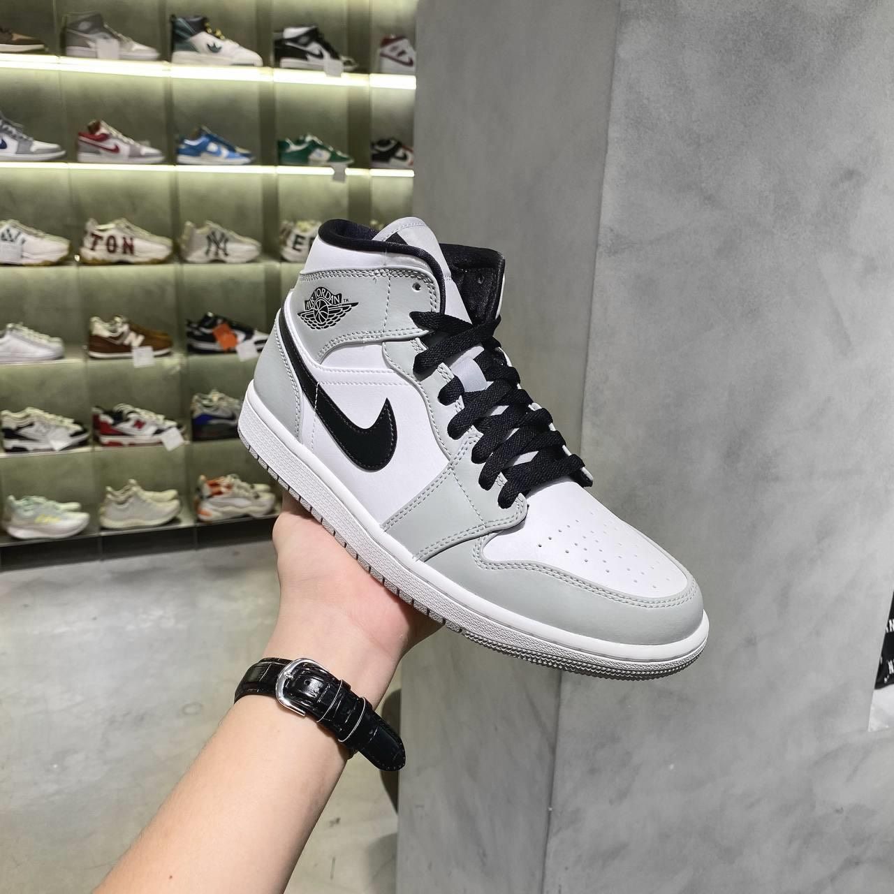 0742 - HÀNG CHÍNH HÃNG - GIÀY NIKE AIR JORDAN 1 MID