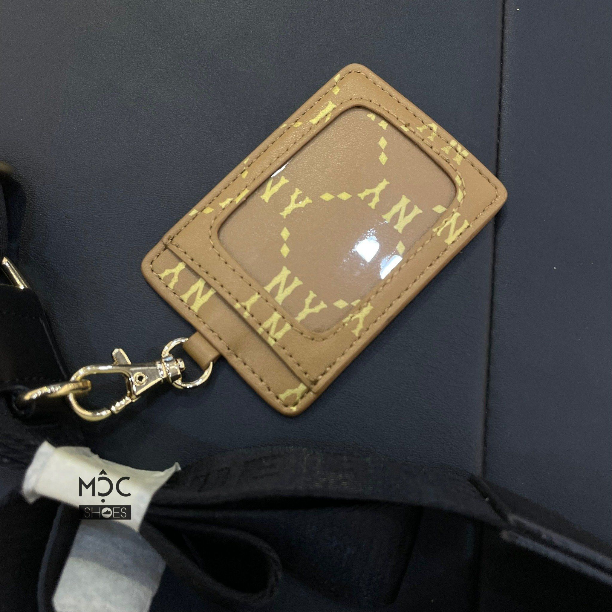 0755 - HÀNG CHÍNH HÃNG - TÚI ĐEO CHÉO ĐỰNG THẺ MLB DIAMOND MONOGRAM JQD NEW YORK YANKEES MÀU BE - *BEIGE* - CODE: 7ACRM012N - 50BGS