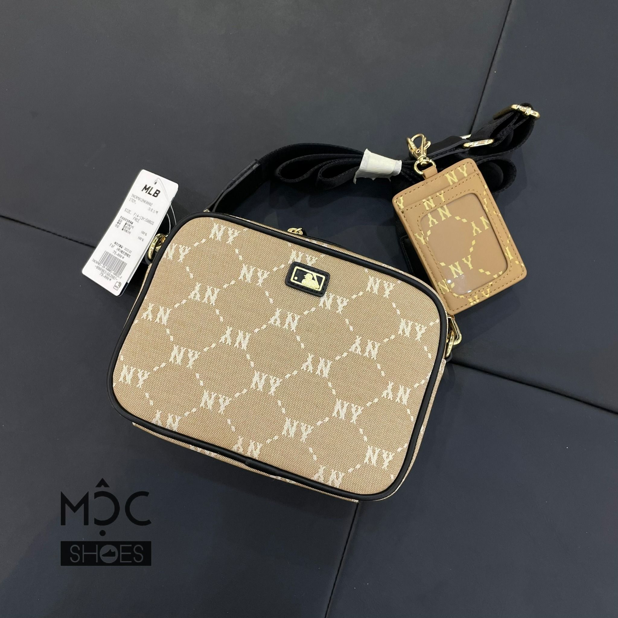 0755 - HÀNG CHÍNH HÃNG - TÚI ĐEO CHÉO ĐỰNG THẺ MLB DIAMOND MONOGRAM JQD NEW YORK YANKEES MÀU BE - *BEIGE* - CODE: 7ACRM012N - 50BGS