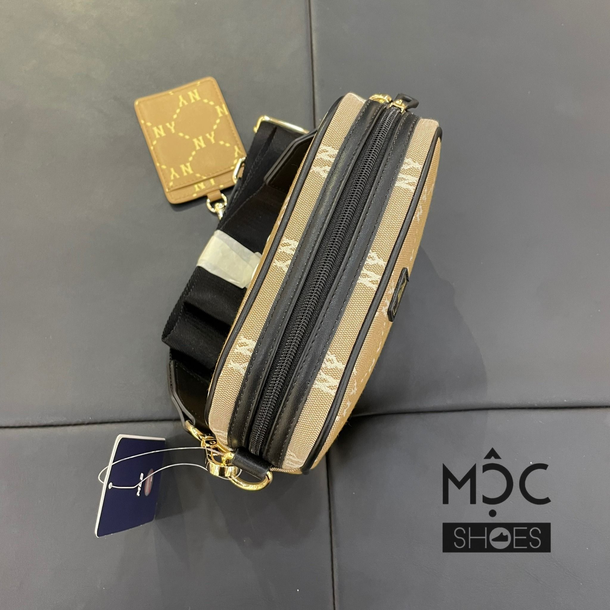 0755 - HÀNG CHÍNH HÃNG - TÚI ĐEO CHÉO ĐỰNG THẺ MLB DIAMOND MONOGRAM JQD NEW YORK YANKEES MÀU BE - *BEIGE* - CODE: 7ACRM012N - 50BGS