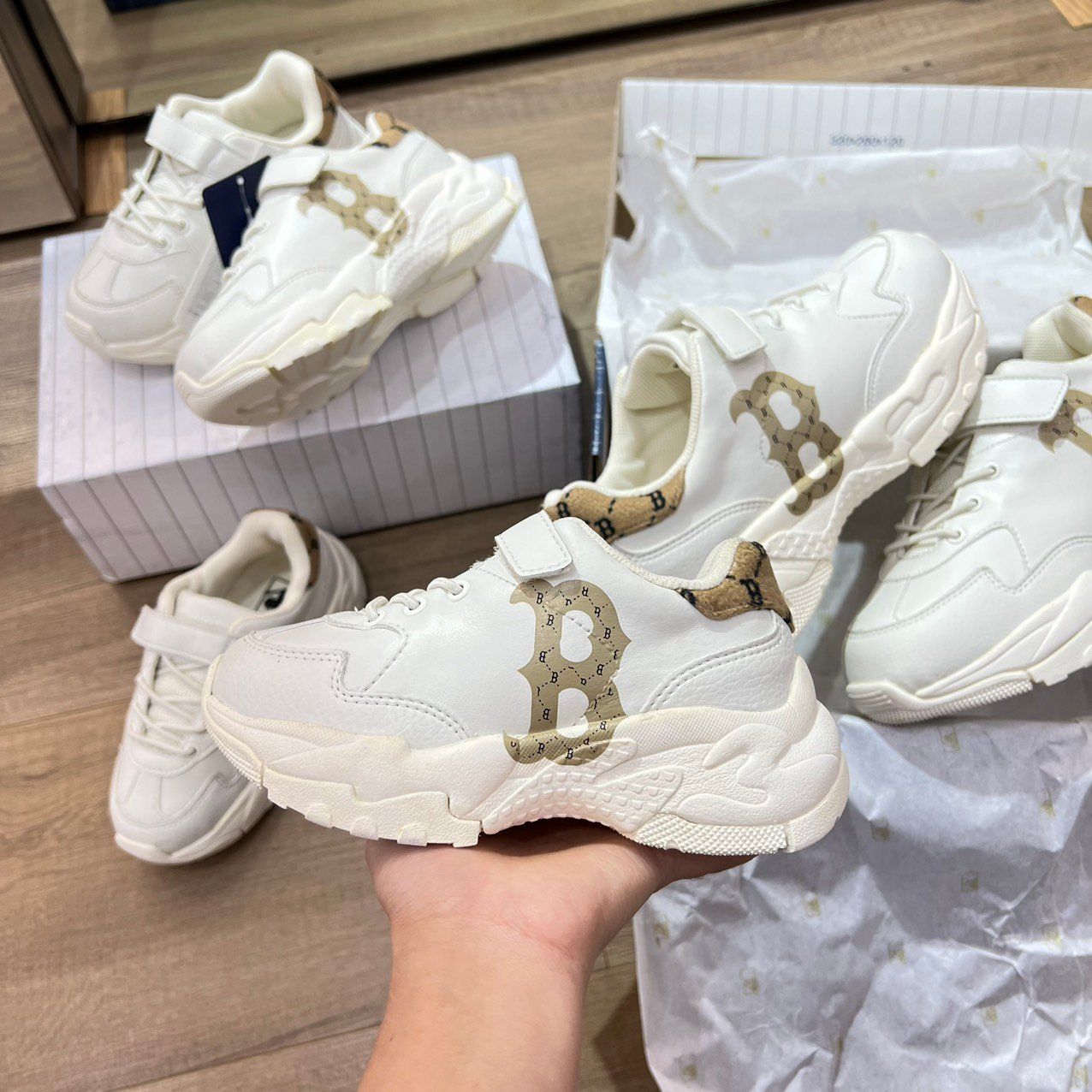0794 - HÀNG CHÍNH HÃNG - GIÀY TRẺ EM MLB KID MONOGRAM MÀU BE NÂU - *BEIGE* - CODE: 7ASHCM11N