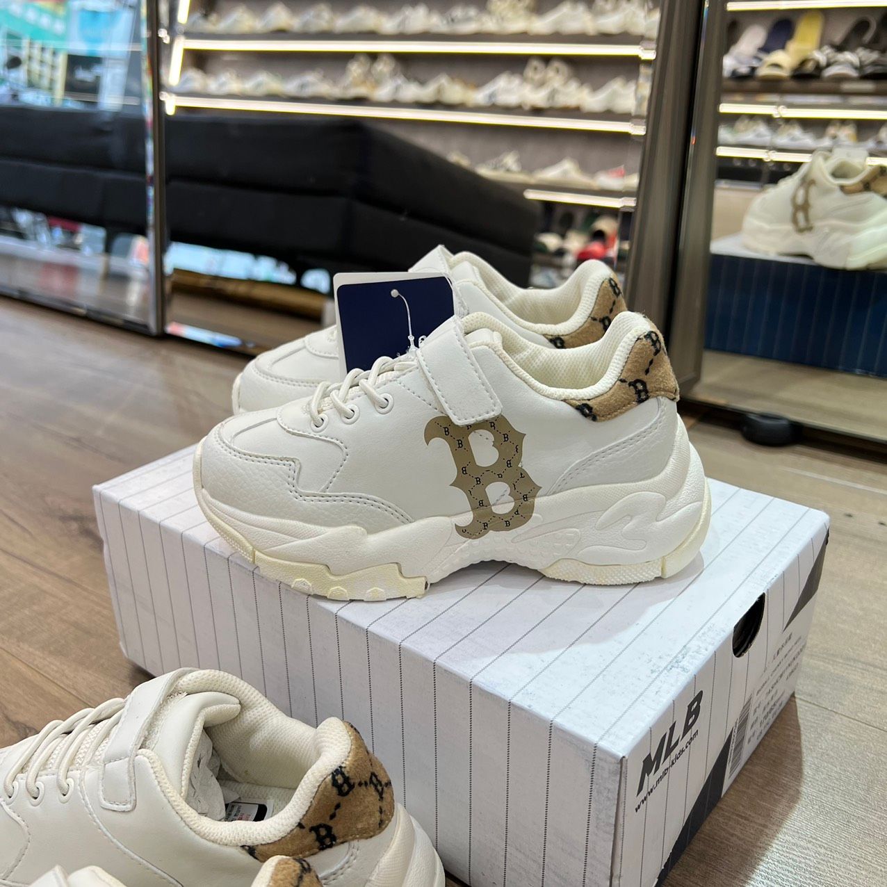 0794 - HÀNG CHÍNH HÃNG - GIÀY TRẺ EM MLB KID MONOGRAM MÀU BE NÂU - *BEIGE* - CODE: 7ASHCM11N