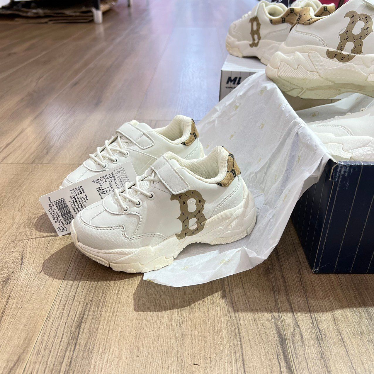 0794 - HÀNG CHÍNH HÃNG - GIÀY TRẺ EM MLB KID MONOGRAM MÀU BE NÂU - *BEIGE* - CODE: 7ASHCM11N