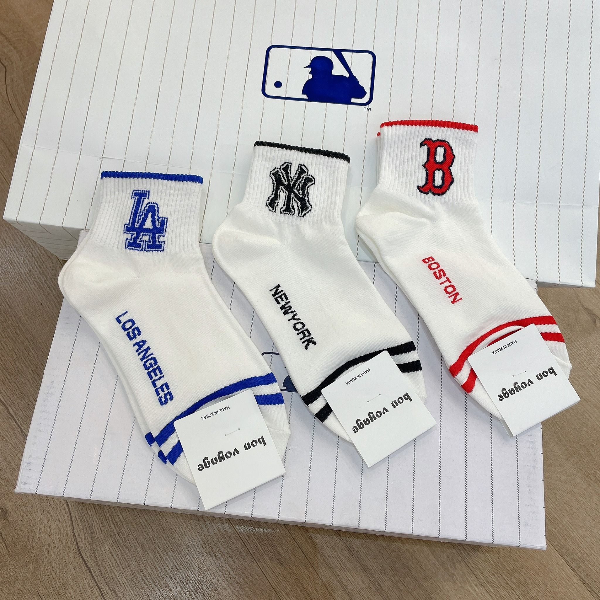 0804 - HÀNG CHÍNH HÃNG - VỚ TẤT KOREA X MLB CỔ LỬNG LOGO LA DODGERS XANH BLUE 2022 - *WHITE*