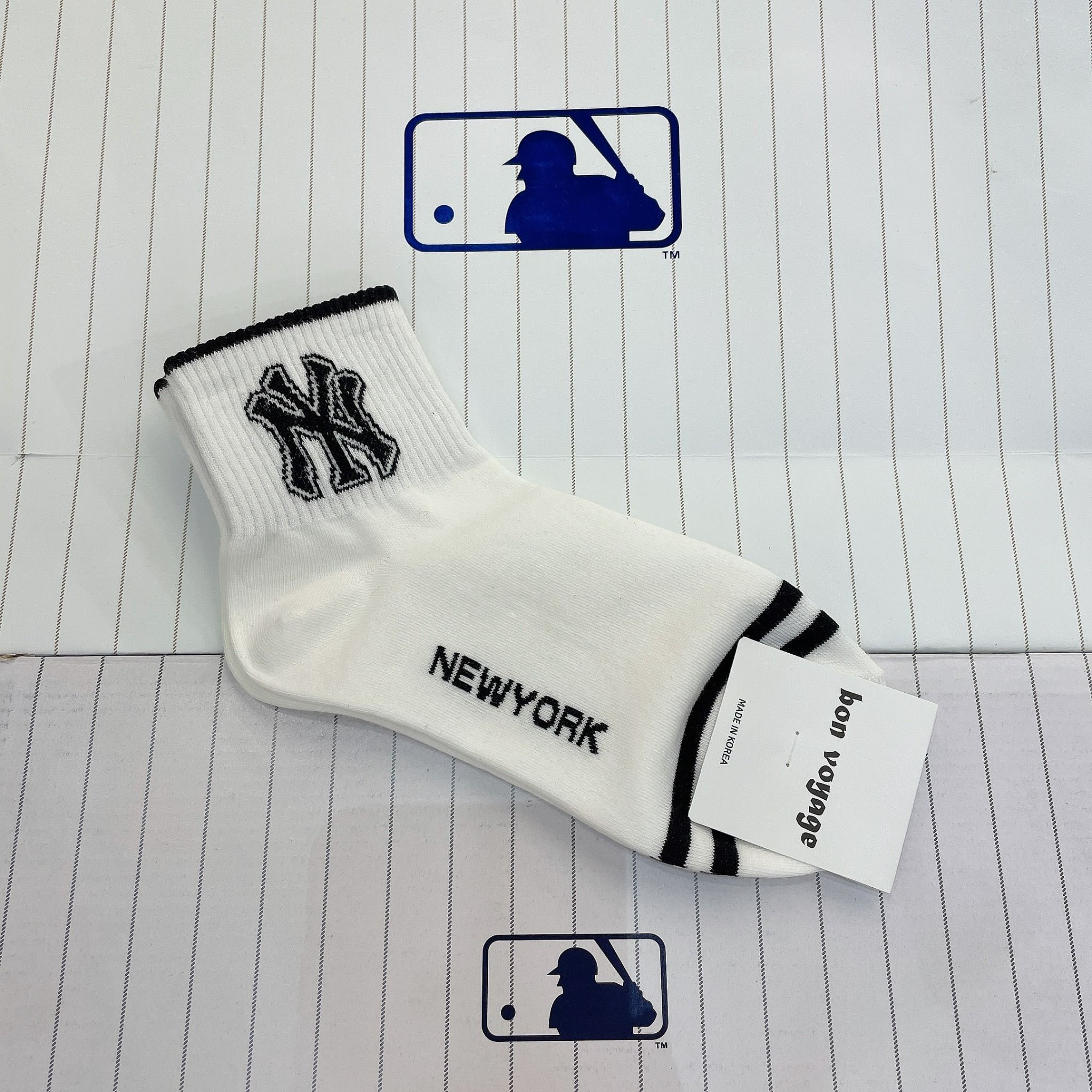 0803 - HÀNG CHÍNH HÃNG - VỚ TẤT KOREA X MLB CỔ LỬNG LOGO NEW YORK ĐEN 2022 - *WHITE*