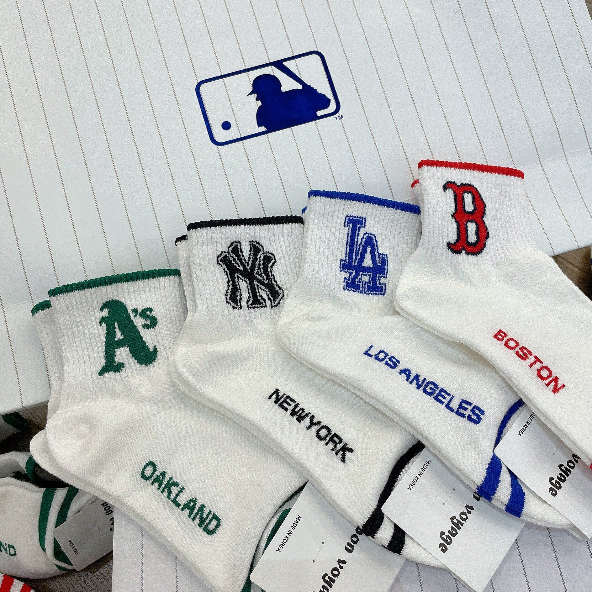 0808 - HÀNG CHÍNH HÃNG - VỚ TẤT KOREA X MLB CỔ LỬNG LOGO A'S GREEN XANH LÁ 2022 - *WHITE*