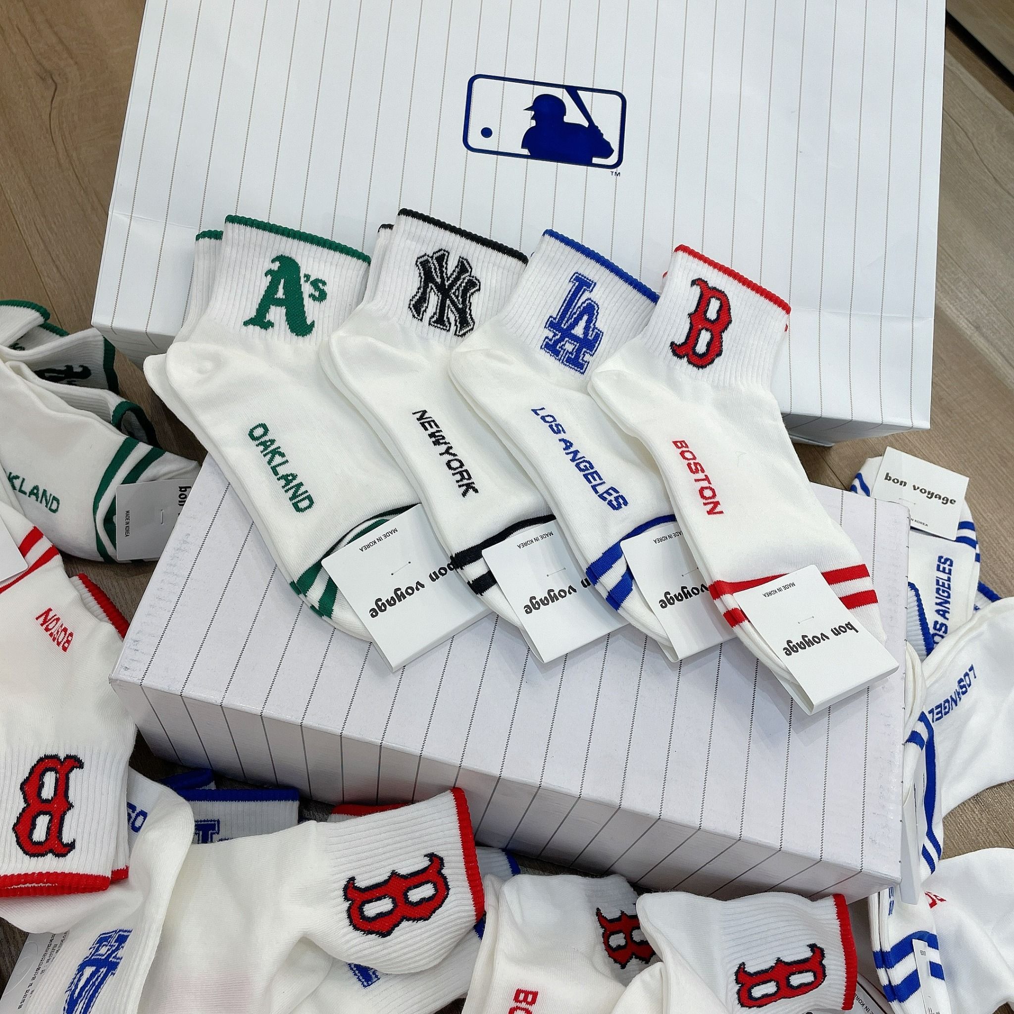 0808 - HÀNG CHÍNH HÃNG - VỚ TẤT KOREA X MLB CỔ LỬNG LOGO A'S GREEN XANH LÁ 2022 - *WHITE*