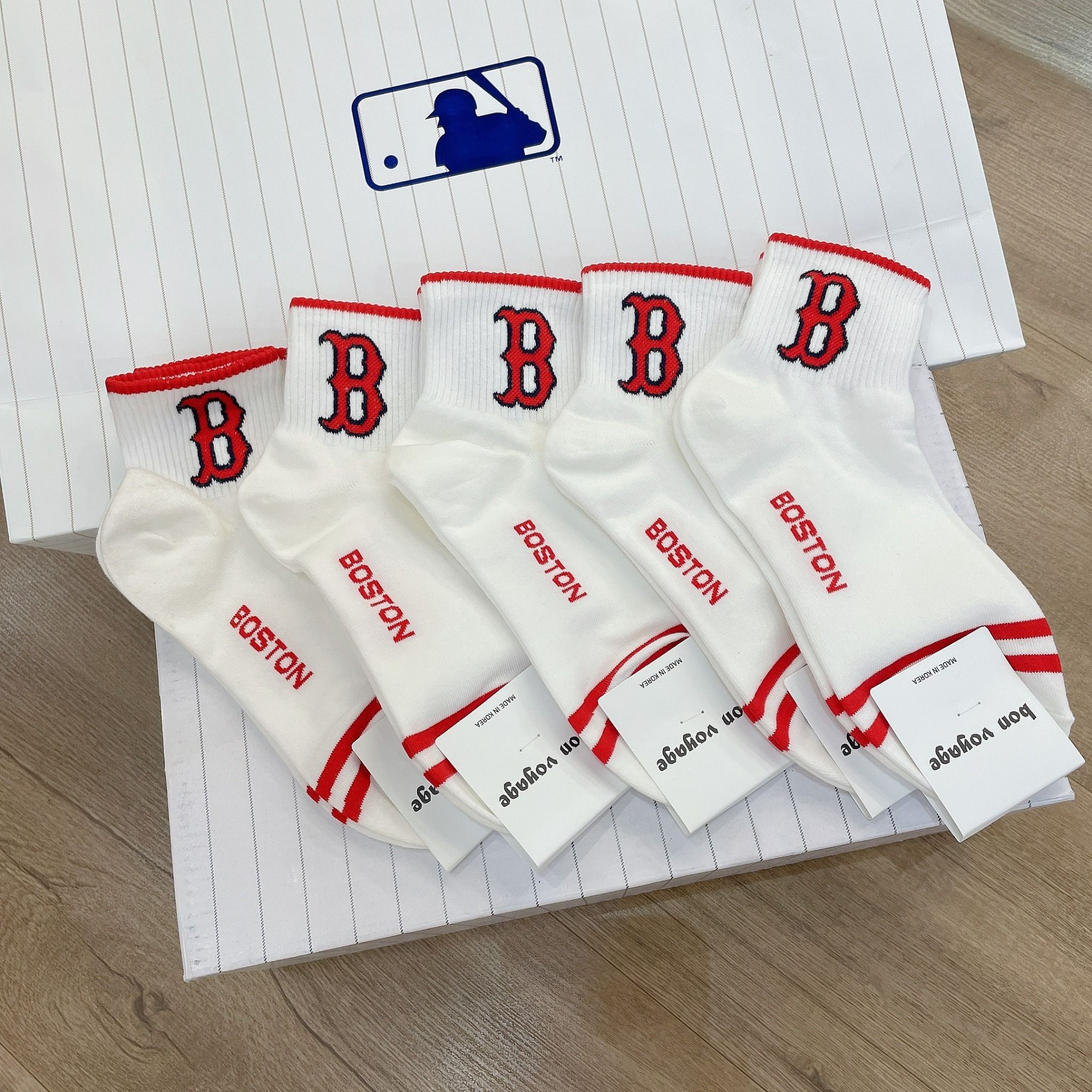 0805 - HÀNG CHÍNH HÃNG - VỚ TẤT KOREA X MLB CỔ LỬNG LOGO BOSTON ĐỎ 2022 - *WHITE*
