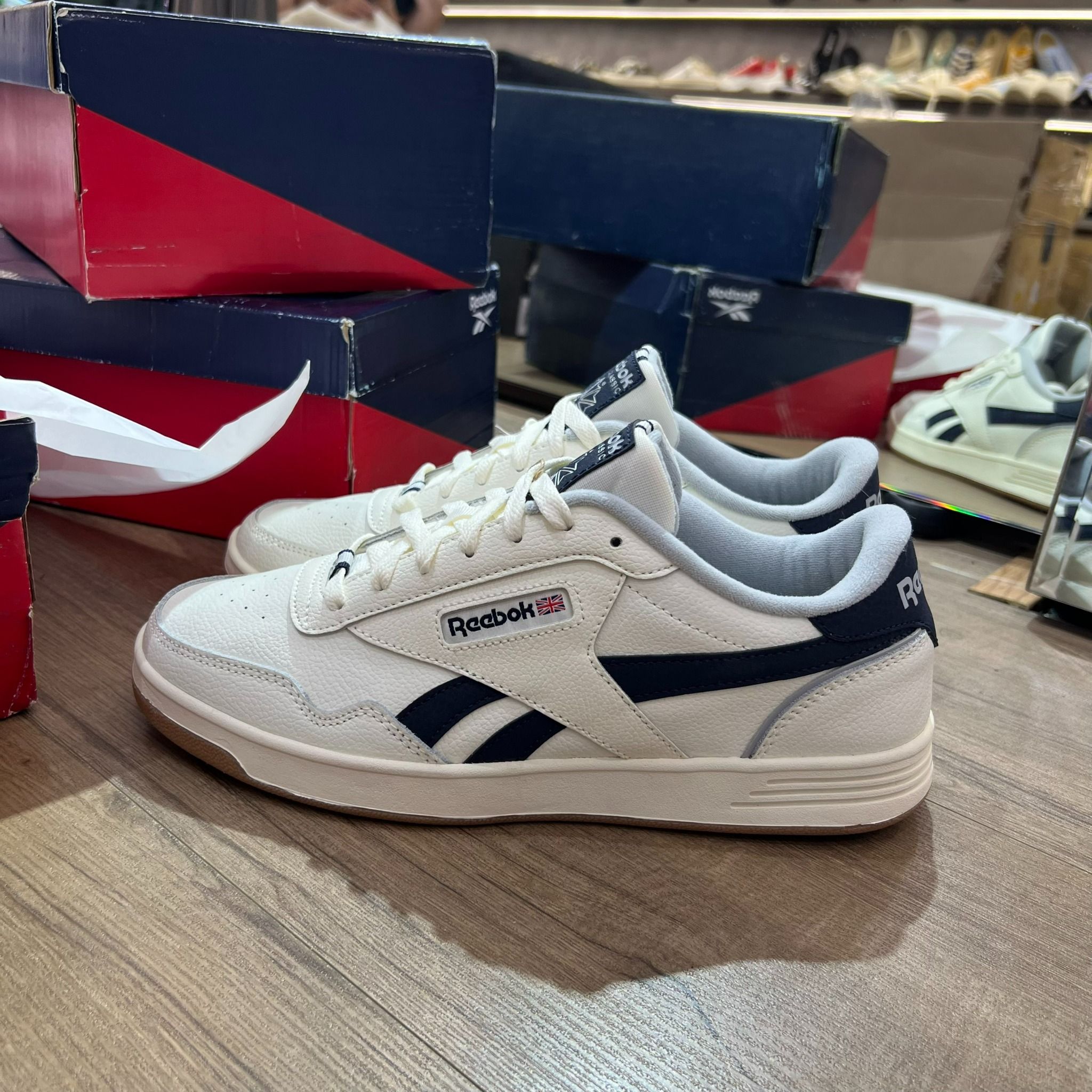 0828 - HÀNG CHÍNH HÃNG - GIÀY REEBOK CLUB MEMT 'CHALK VECTOR NAVY' - *CREAM/NAVY* - CODE: GW0102 - (5080)